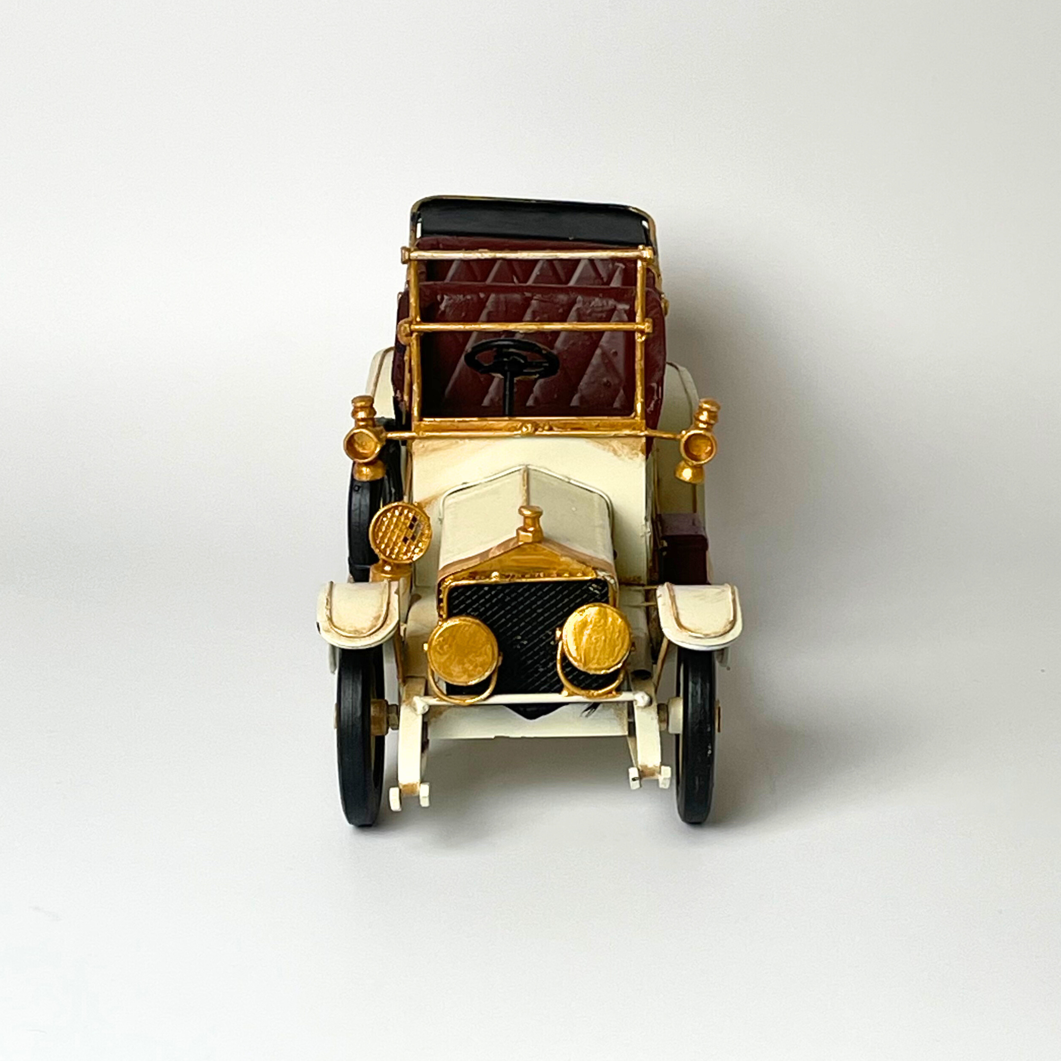 Vintage Luxe Car Showpiece