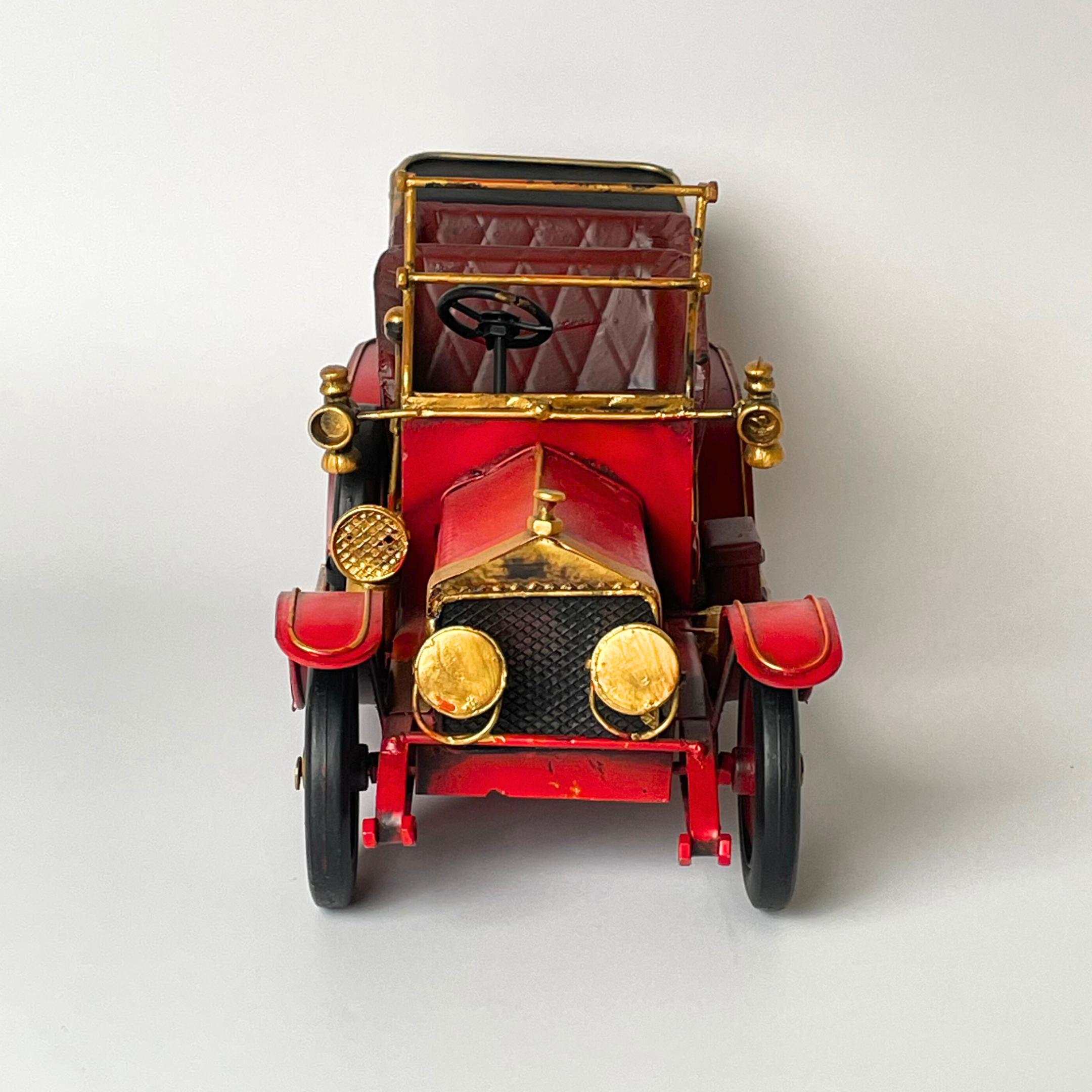 Vintage Luxe Car Showpiece