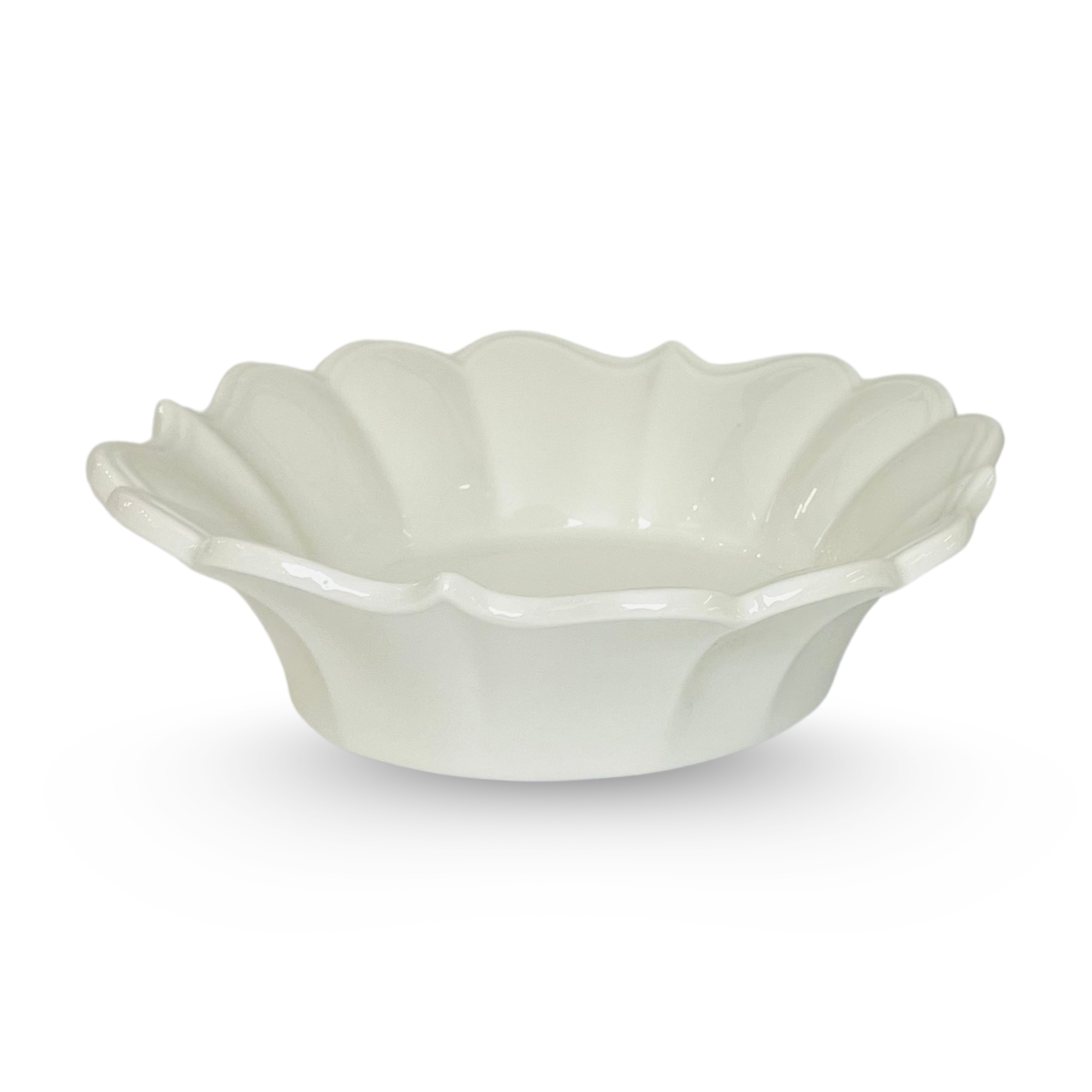 Elegant White Petal-Edge Bowl – Set of 2