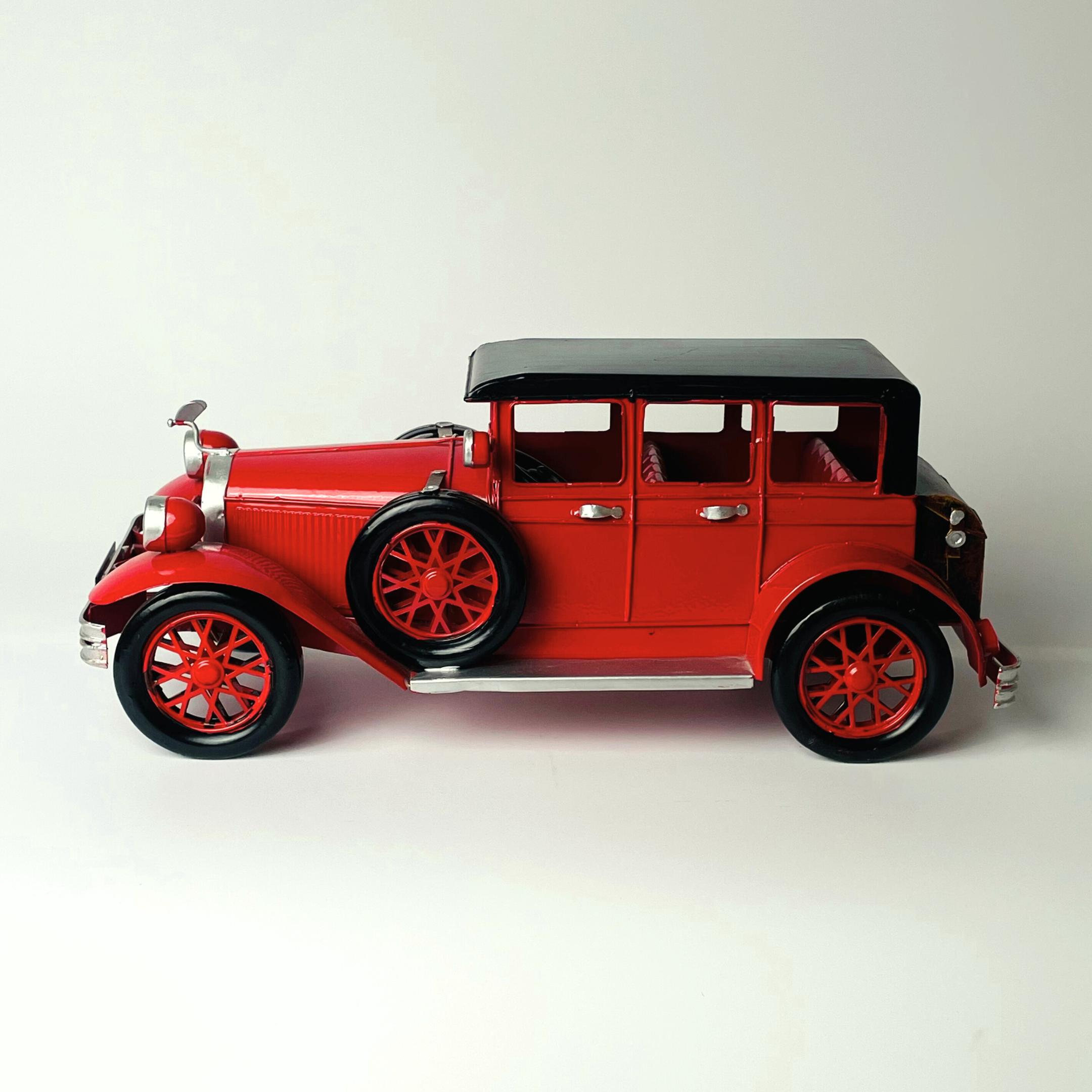 Royal Charm Car Showpiece