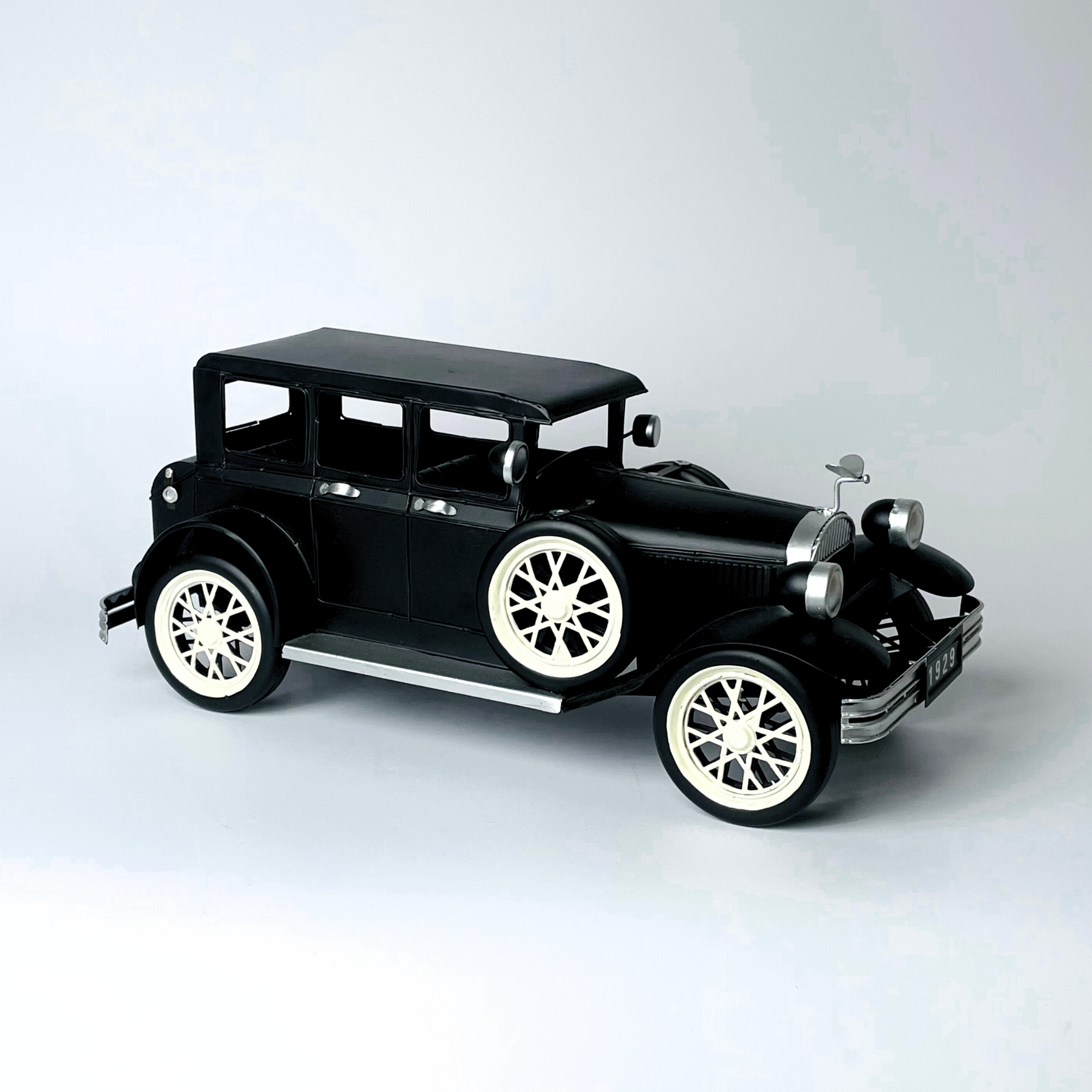 Royal Charm Car Showpiece