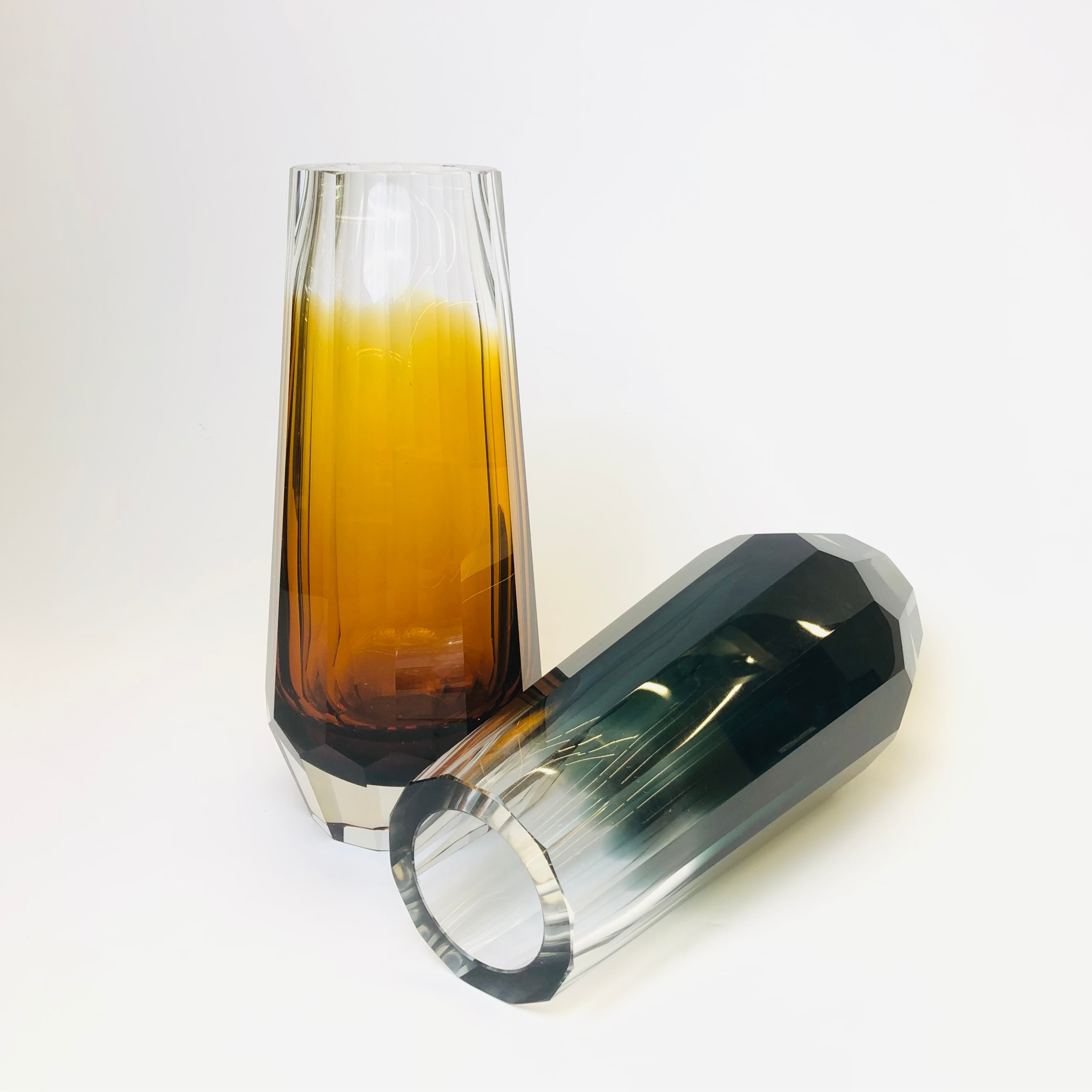 Luxury Crystal Glass Vase – Amber & Emerald Gradient Design