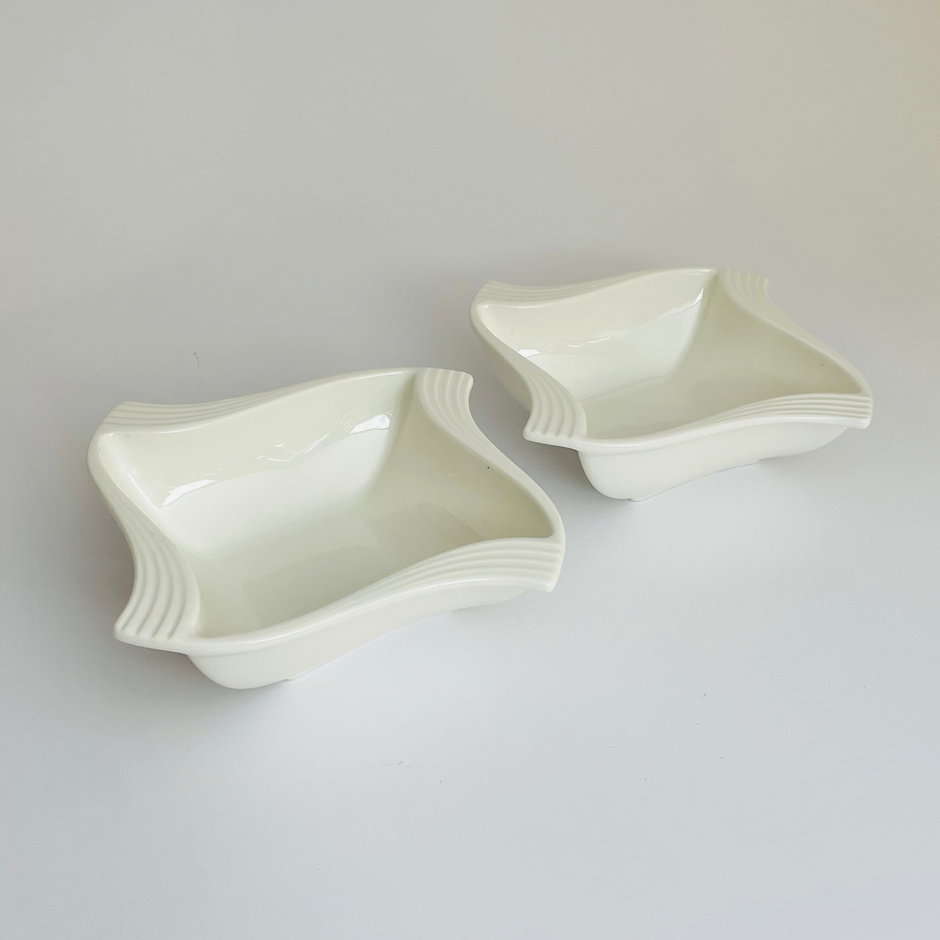 Modern Curve – White Ceramic Serving Bowl