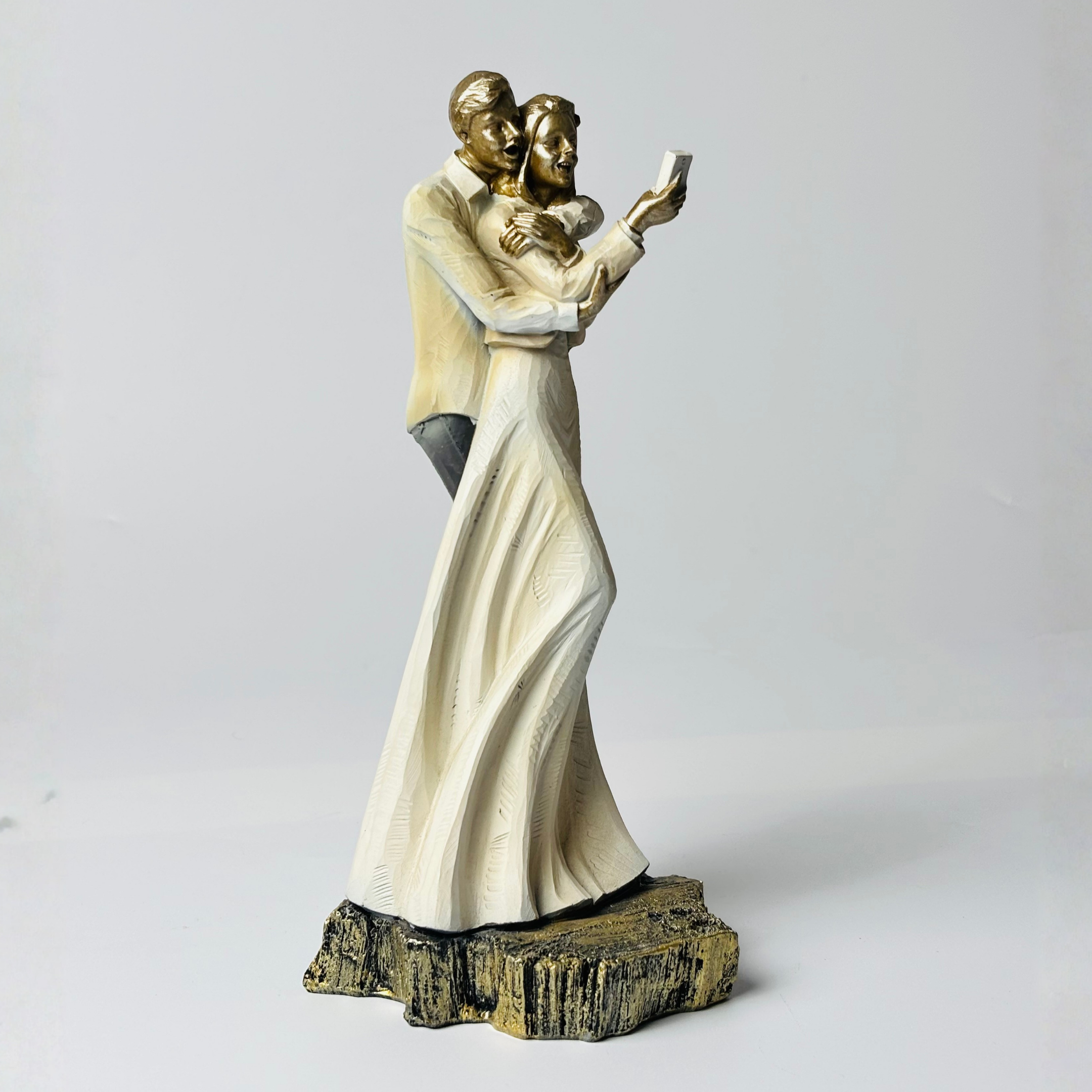 Elegant Couple Showpiece