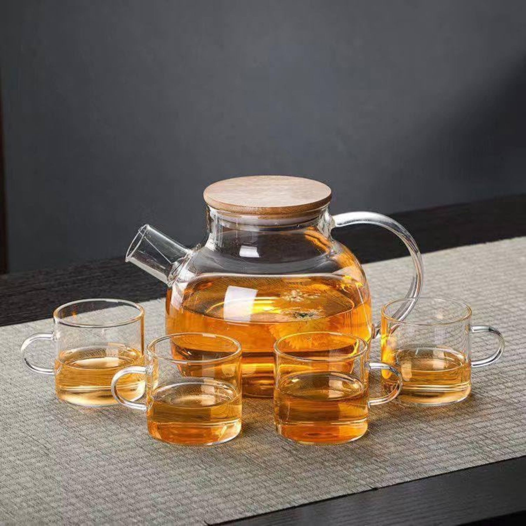 Heritage Harmony – Transparent Jug & Cup Ensemble