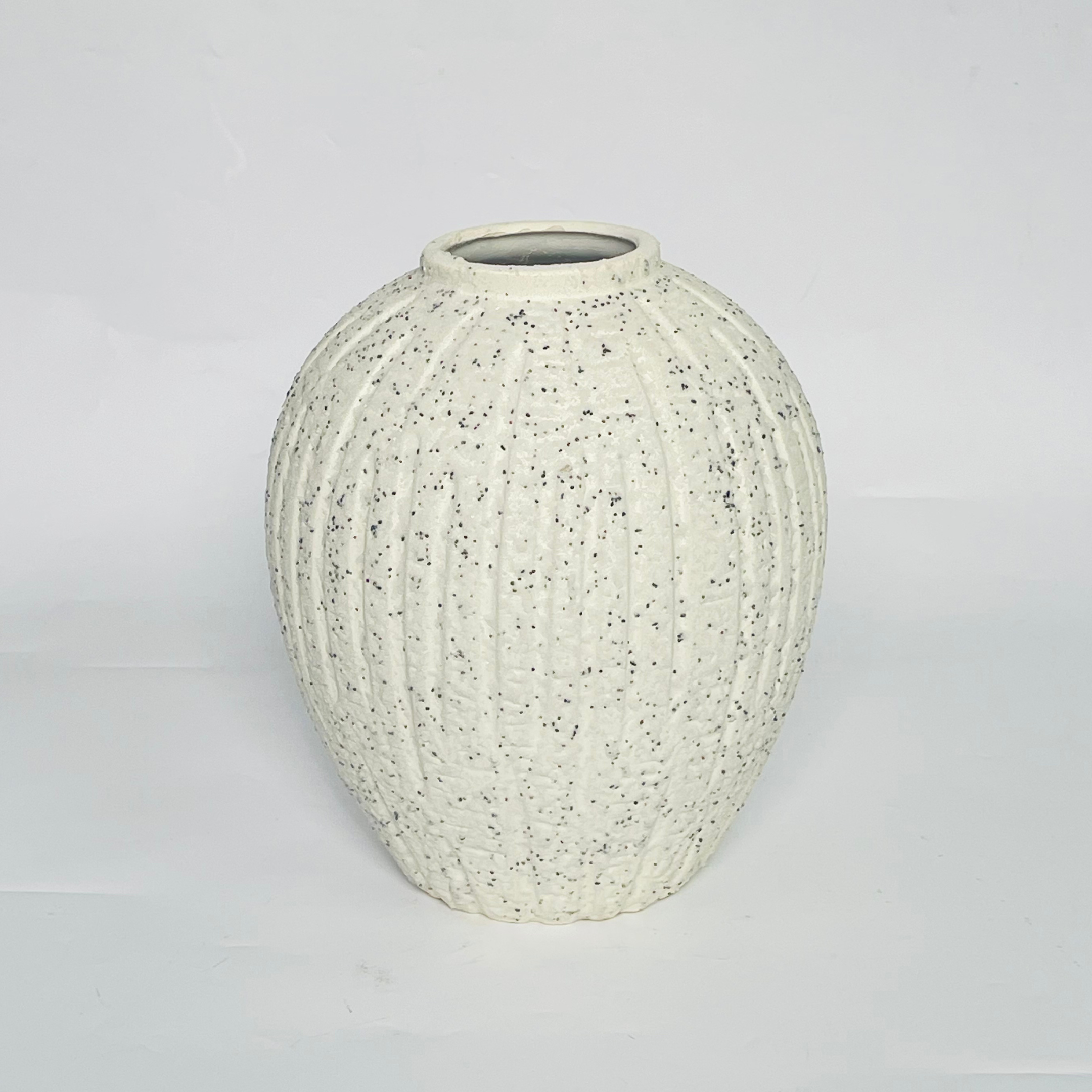 Refined Beauty Table Vase