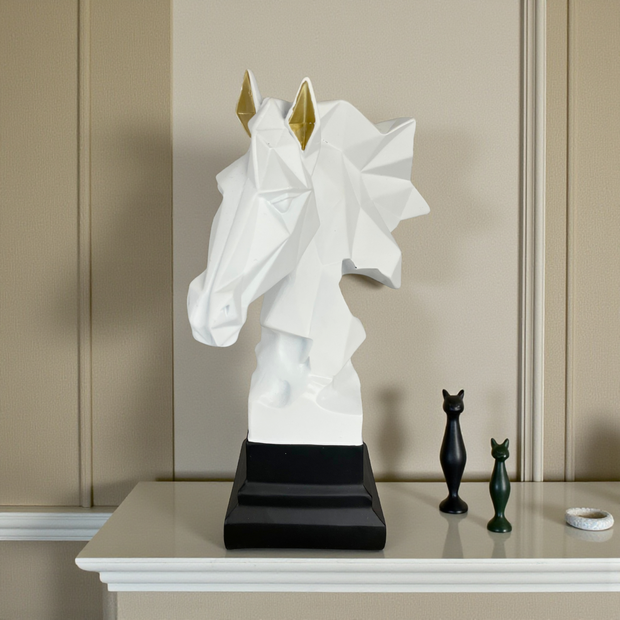 Horse Showpiece Modern Decorative Sculpture