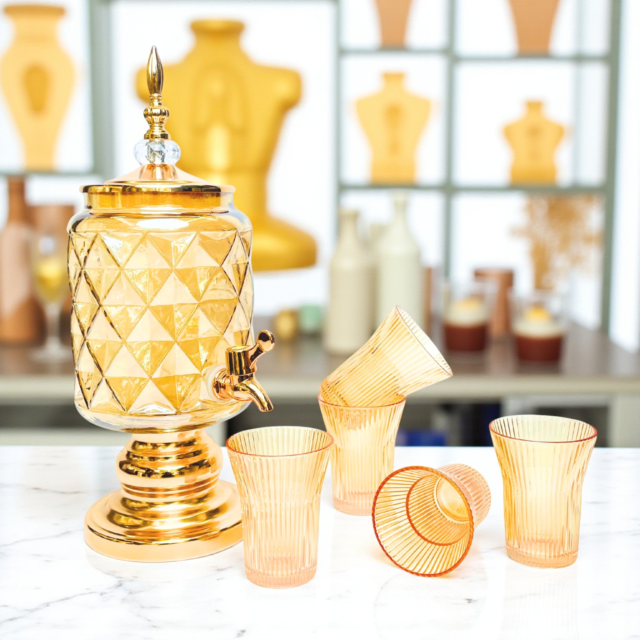 Amber Royale – Golden Diamond-Cut Glass Beverage Dispenser with 6 Glasses