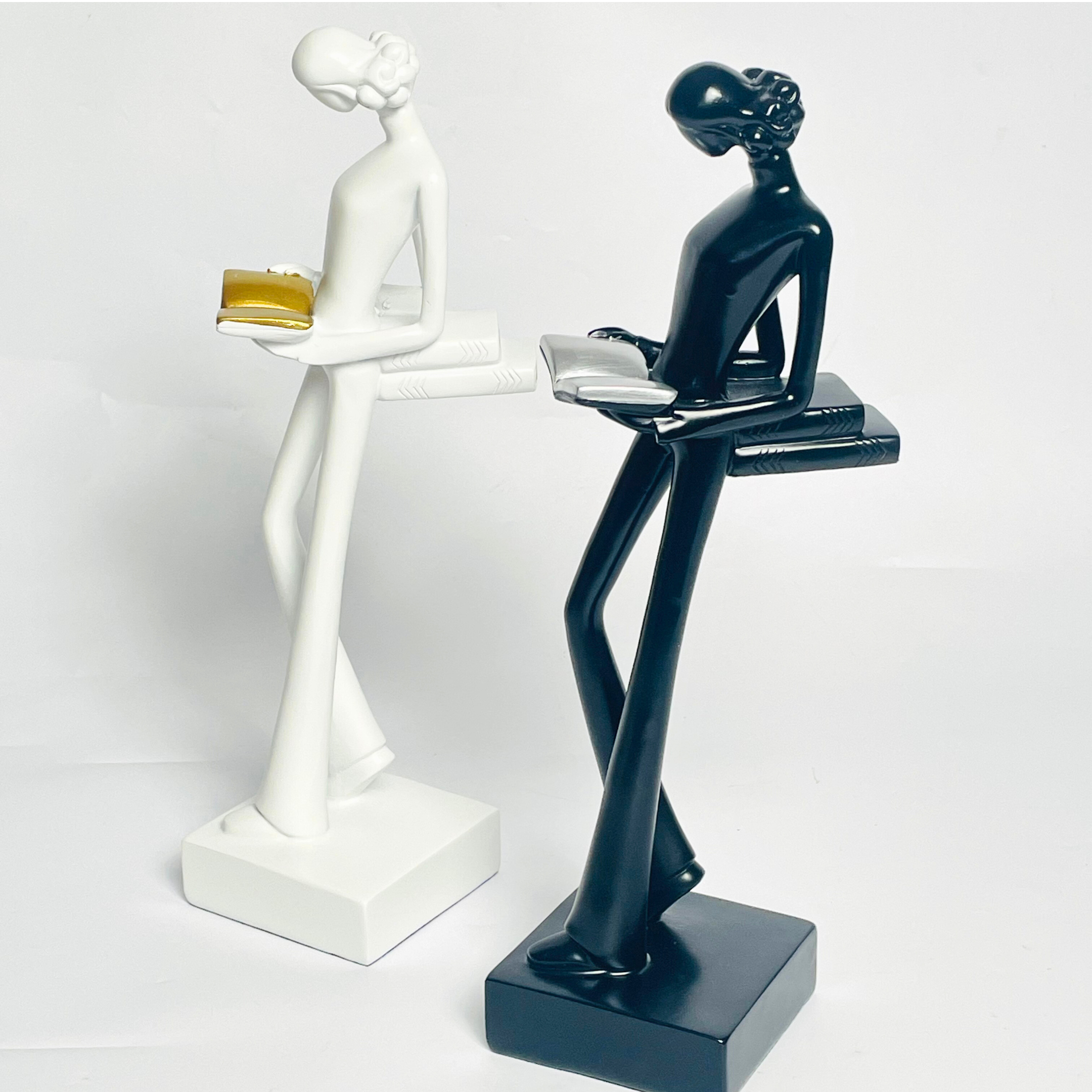 Lady Reader Showpiece