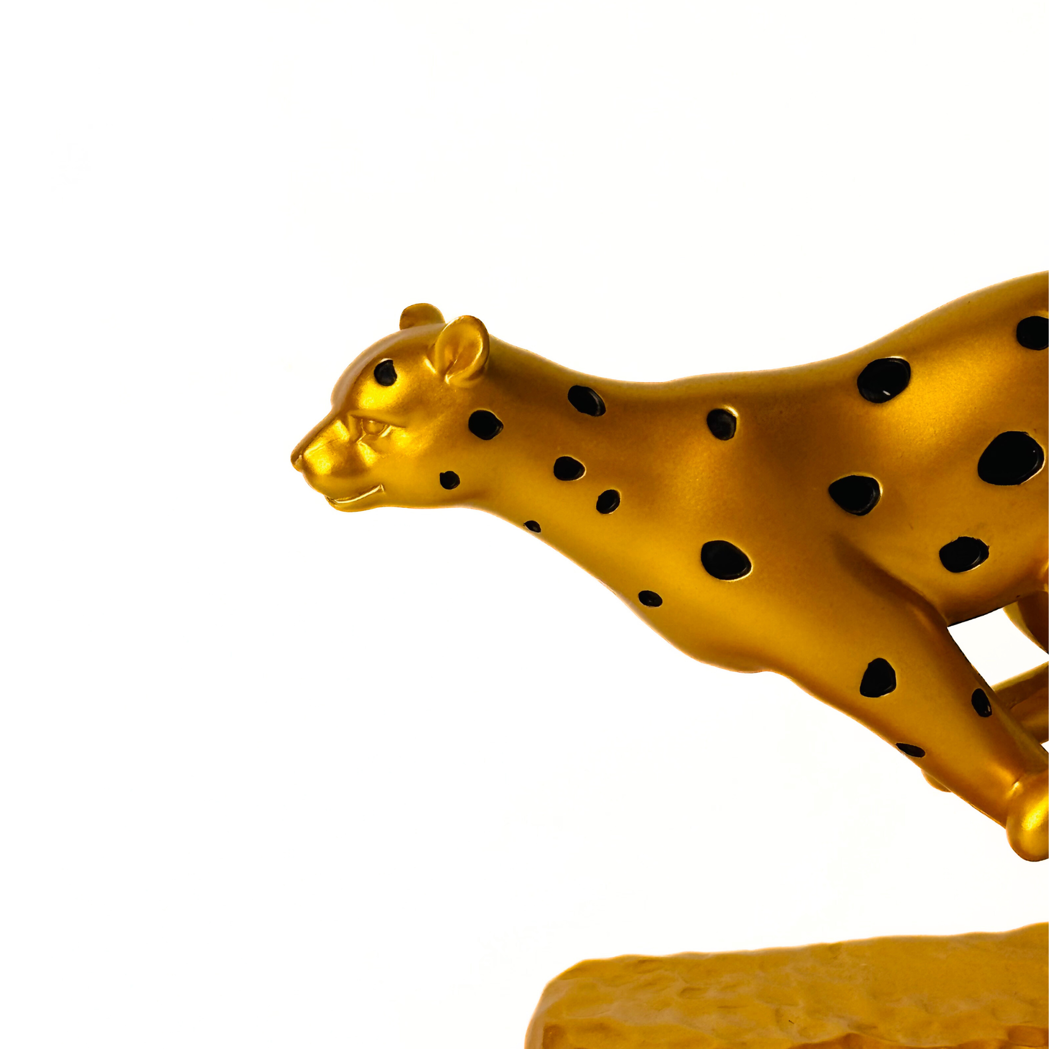 Majestic Cheetah Showpiece