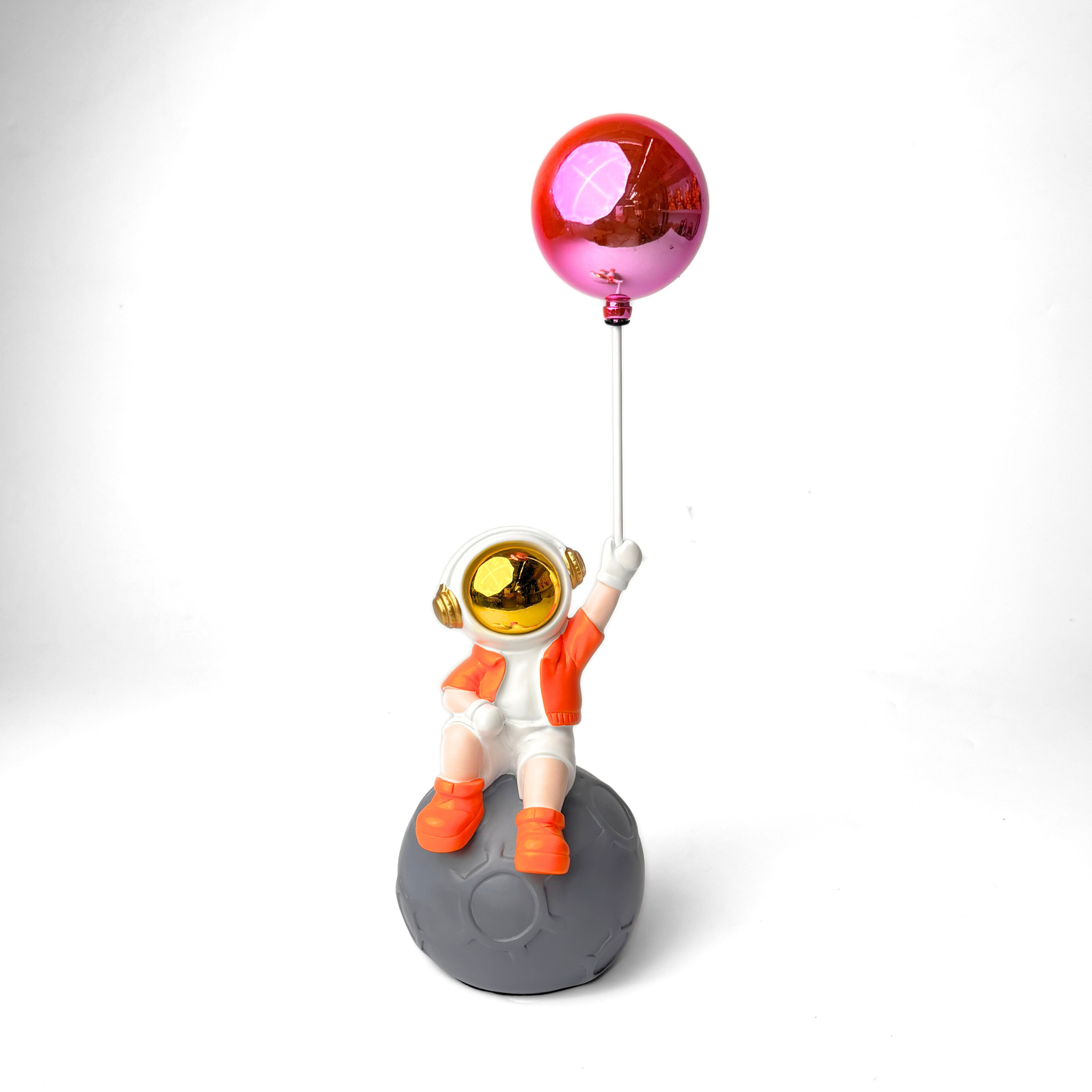 Royal Astronaut With Balloon Showpiece