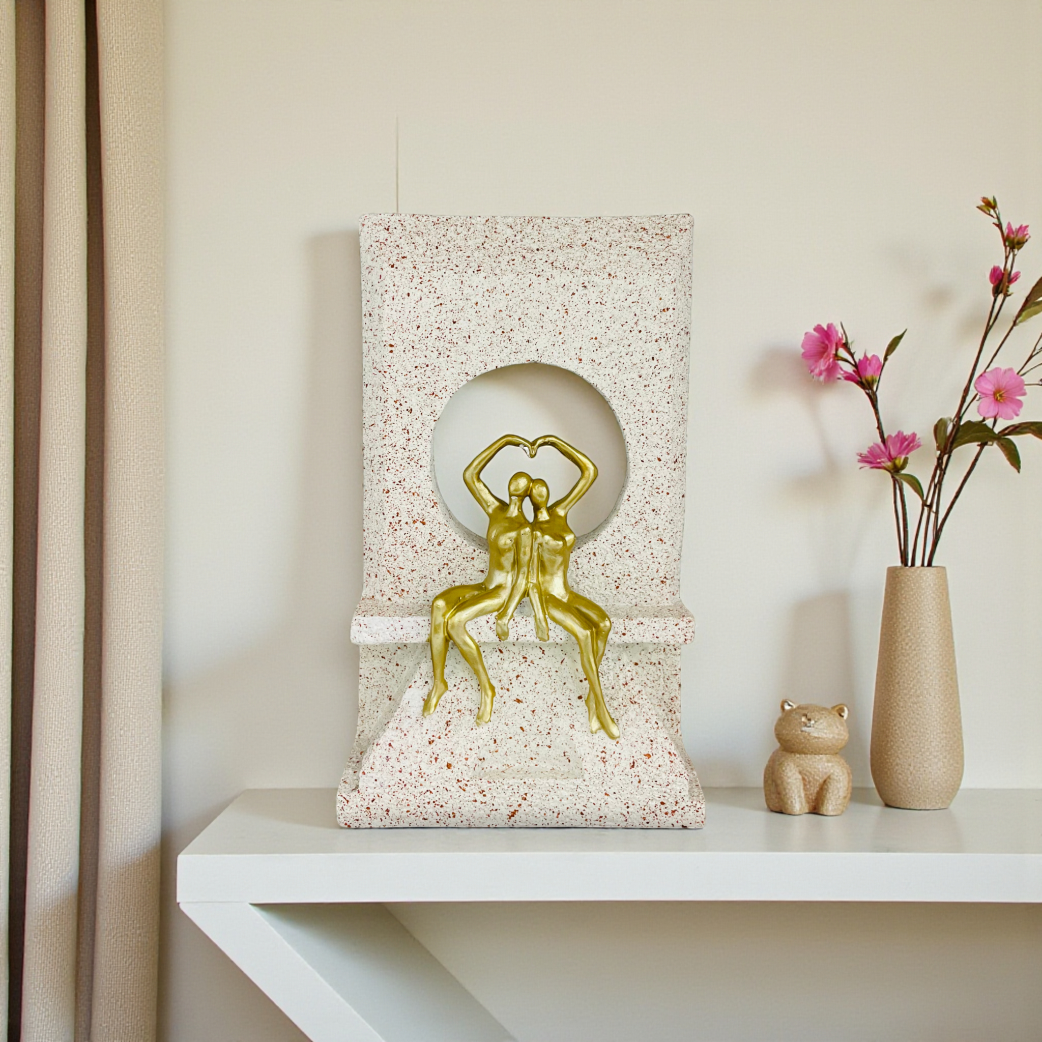 Couple Showpiece Modern Decorative Sculpture