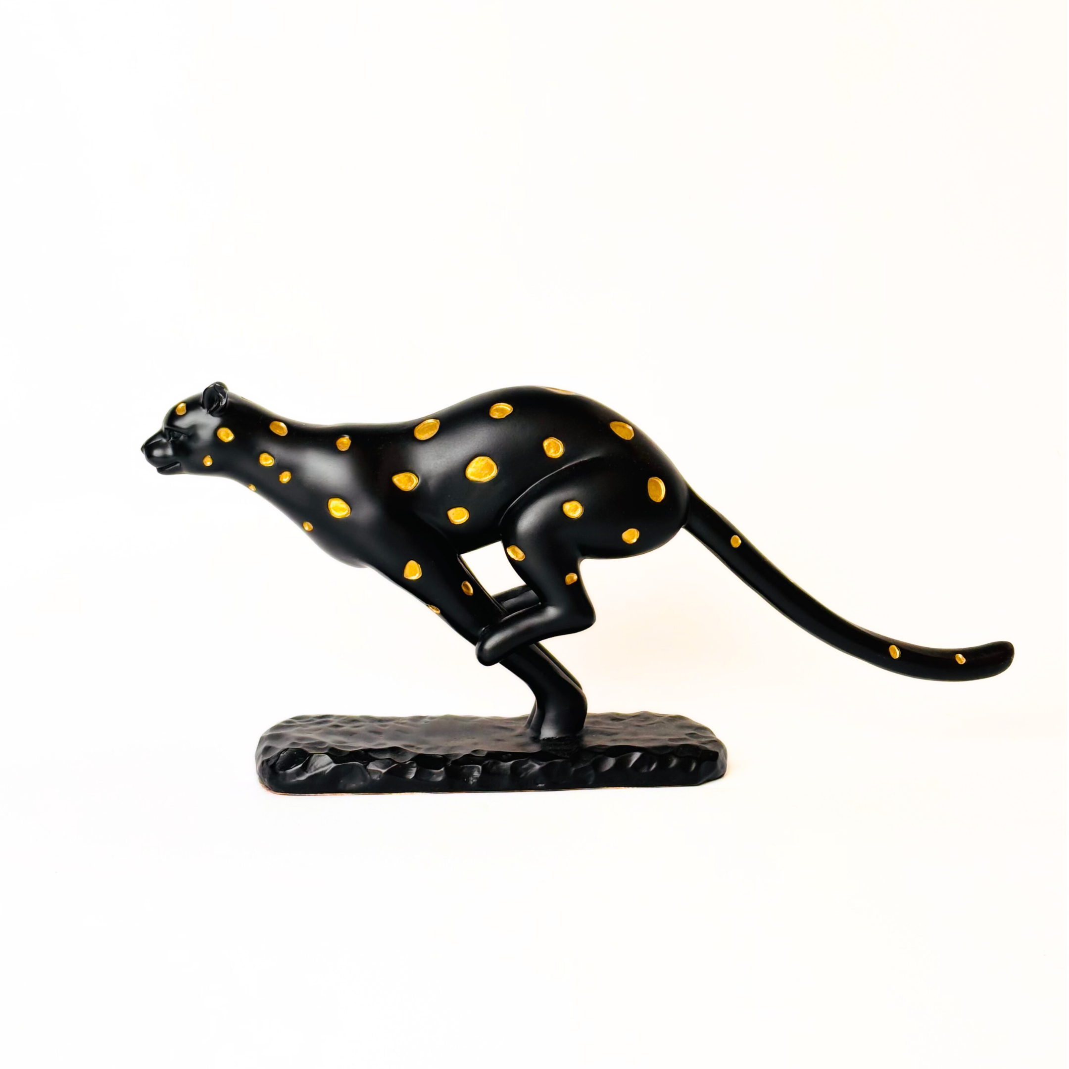 Majestic Cheetah Showpiece