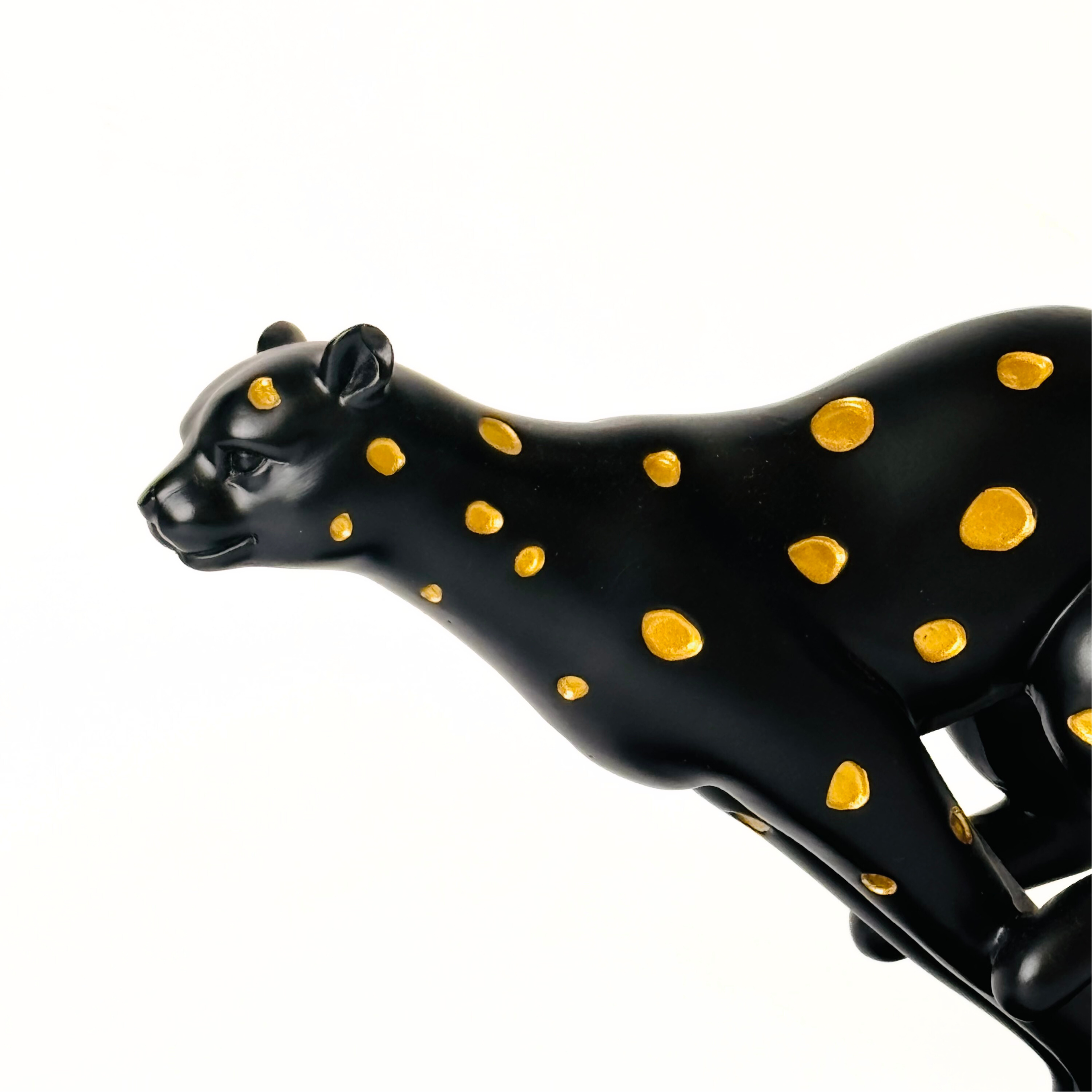 Majestic Cheetah Showpiece