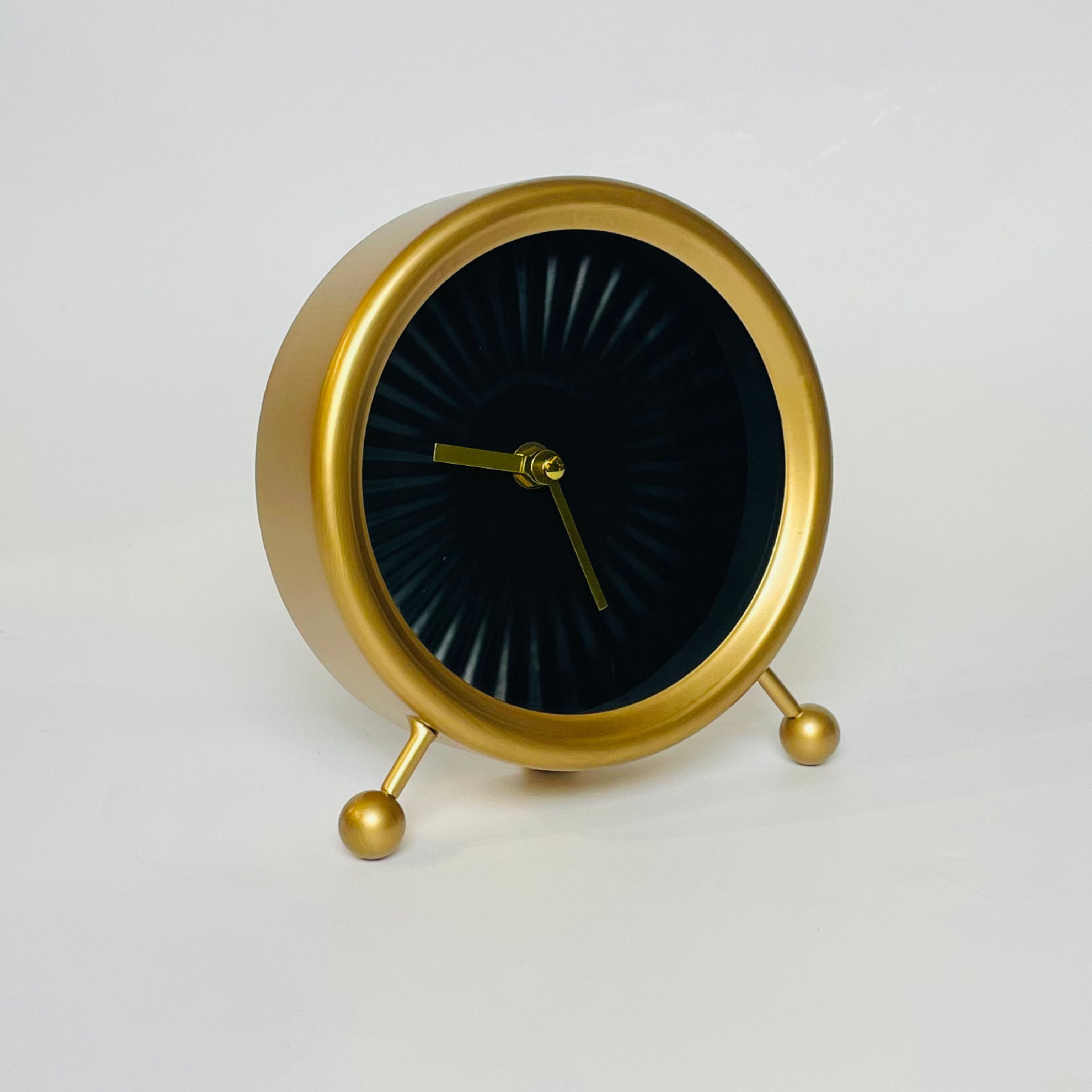 Modern Golden Table Clock with Black Dial – Elegant Home Decor