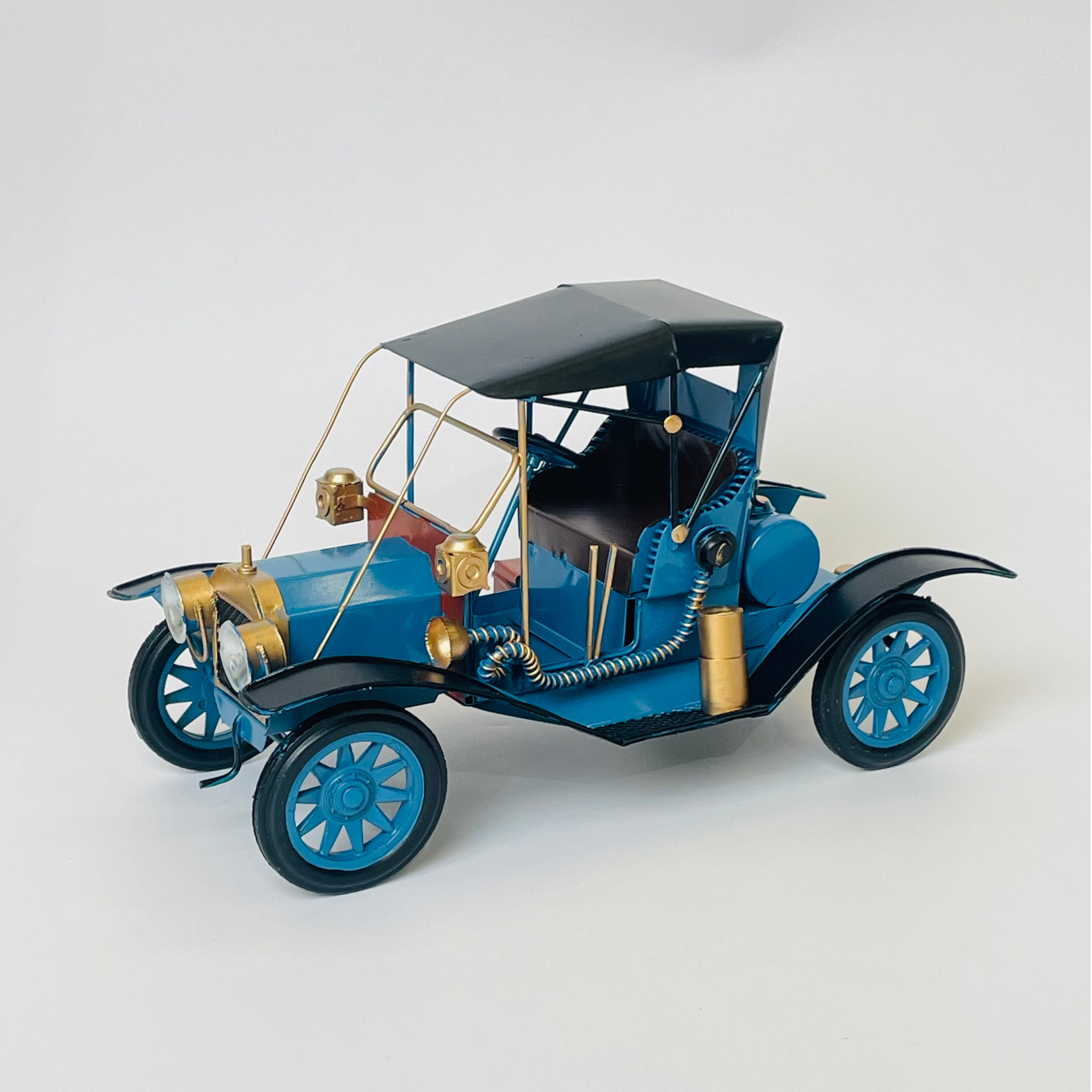 Vintage Elegance Car Showpiece