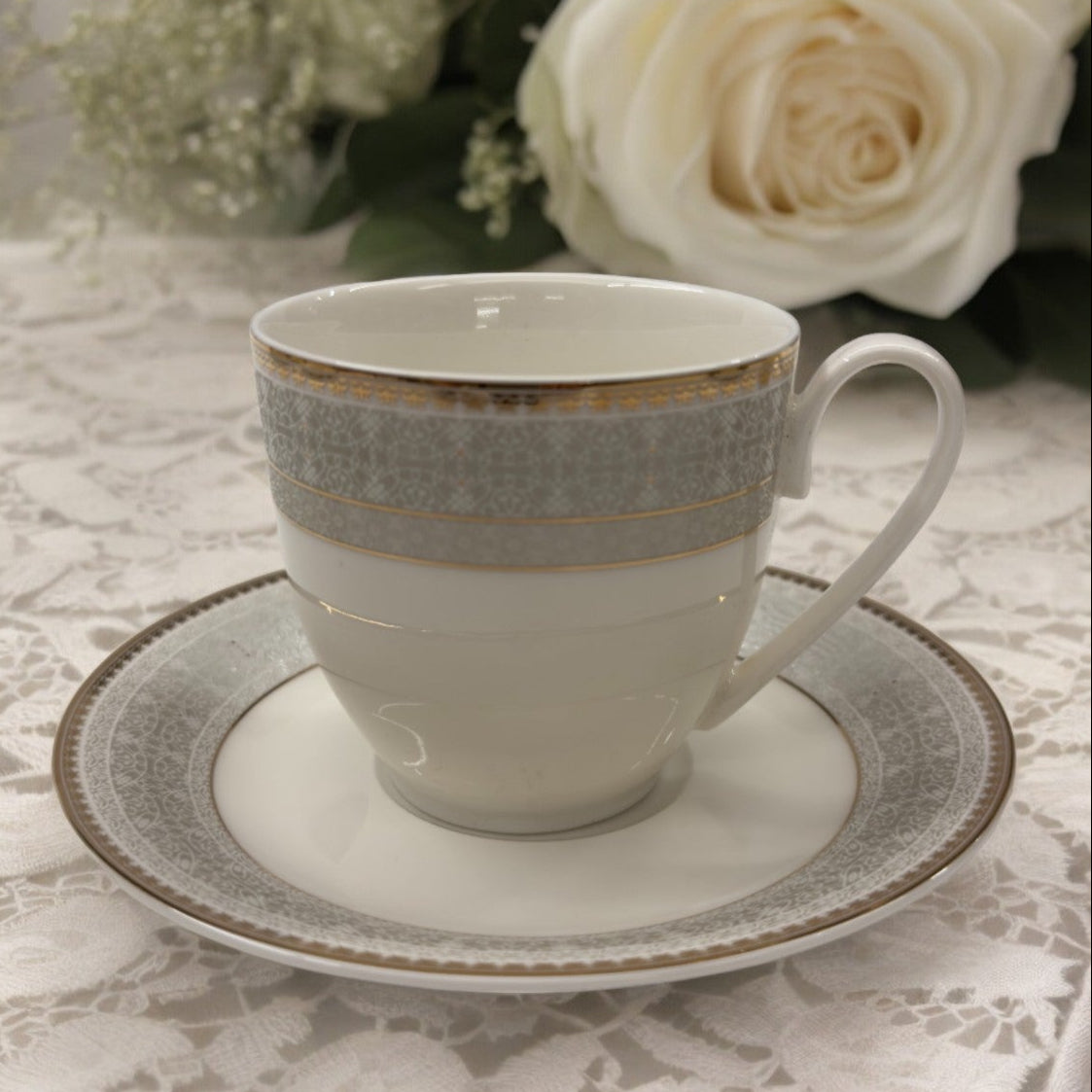 Pearl Royal Gold 12pc Tea Set