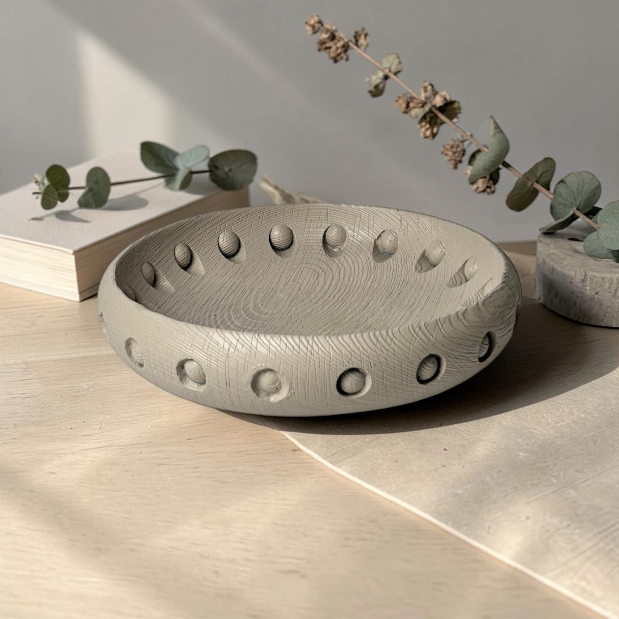 Royal Round Resin Bowl