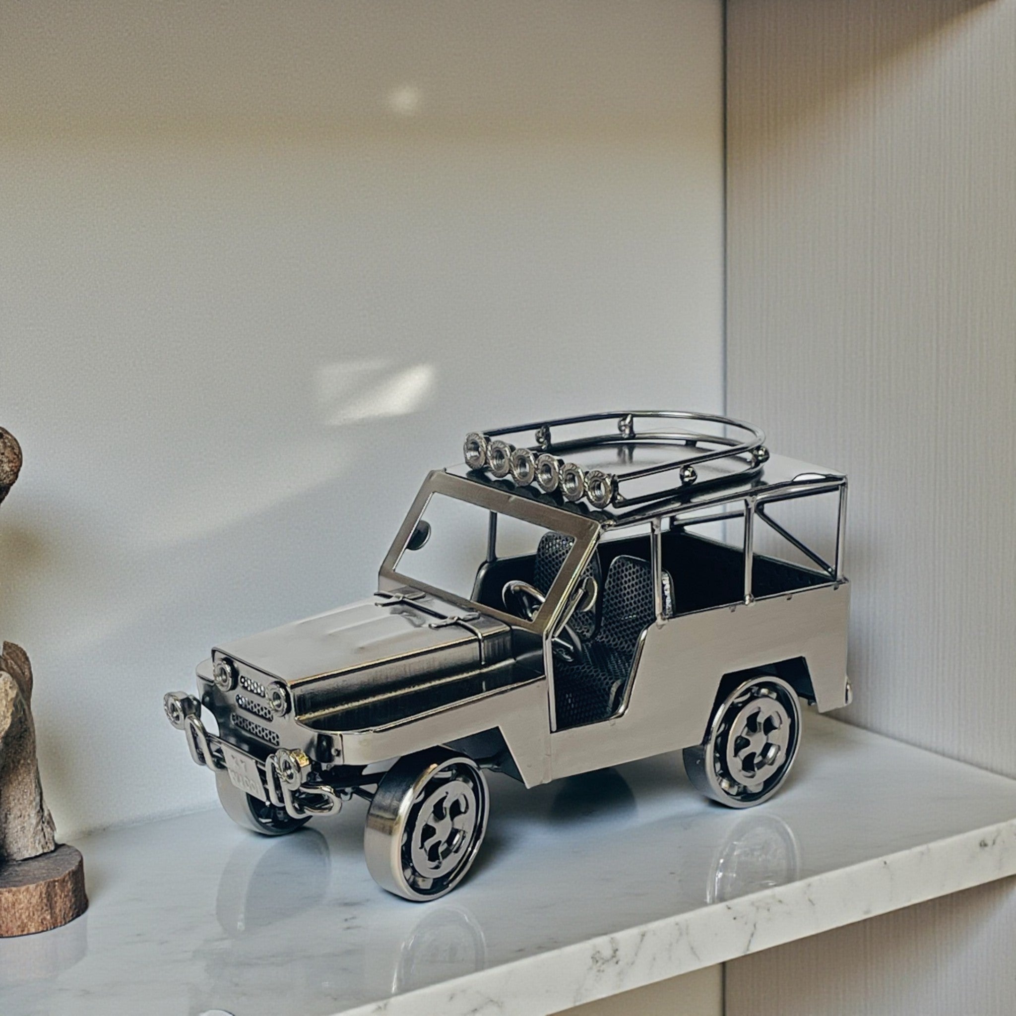 Elite Craft Luxury Metal Car Showpiece