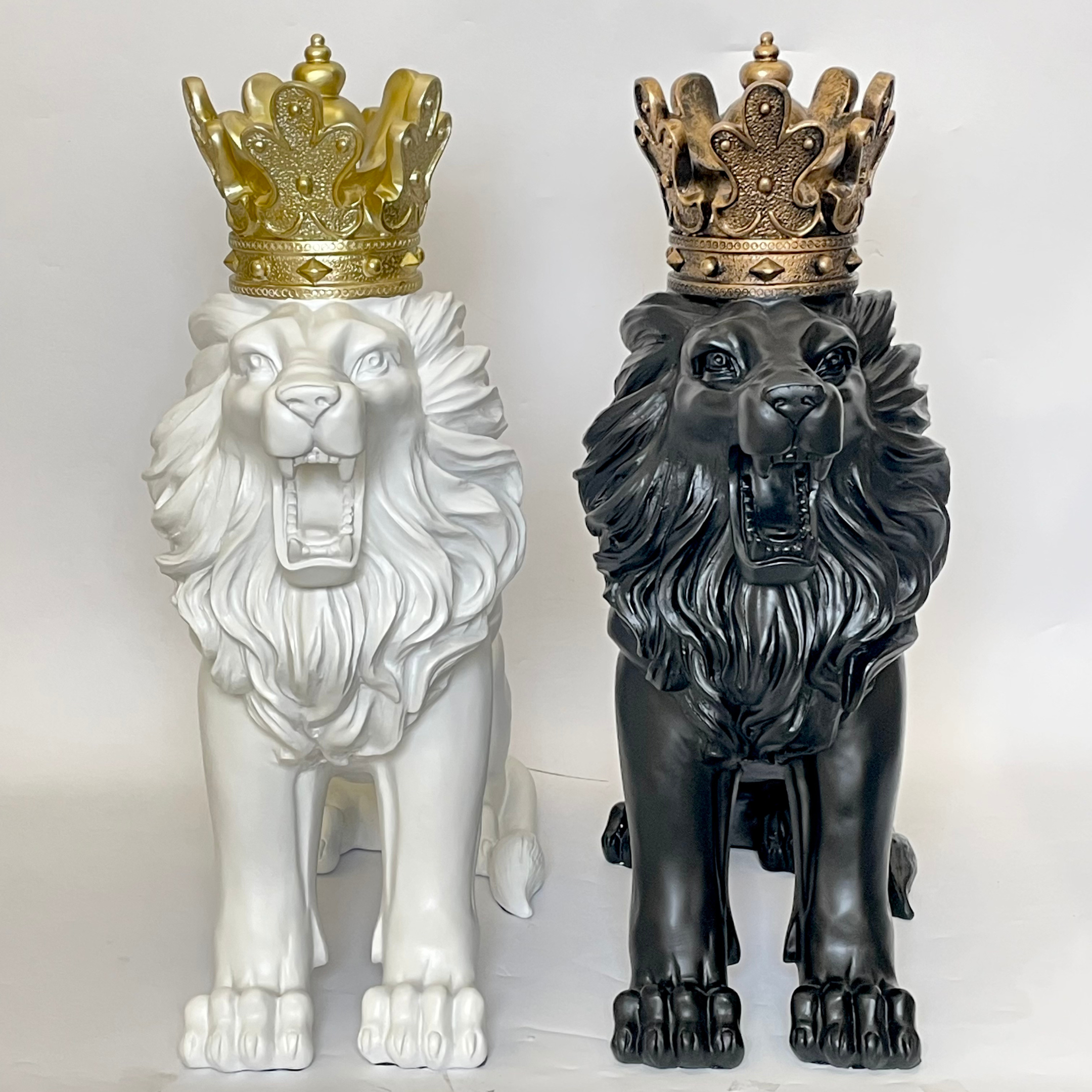 Opulent Lion Showpiece