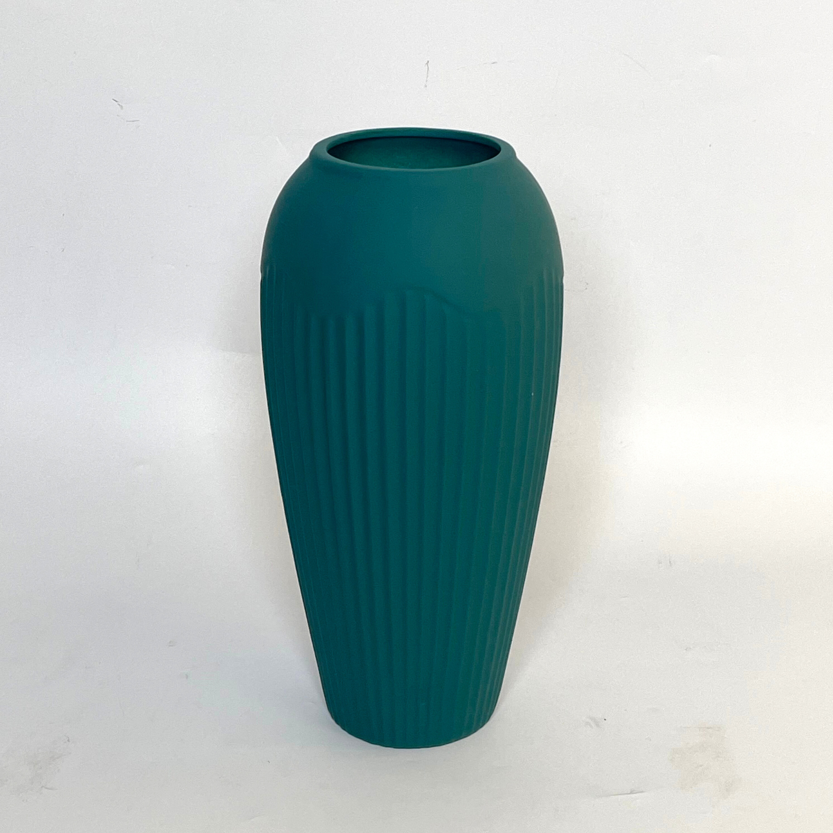 Elite Home Décor Statement Vase