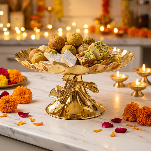 Gold Scalloped Pedestal Platter with Ginkgo Leaf Detail