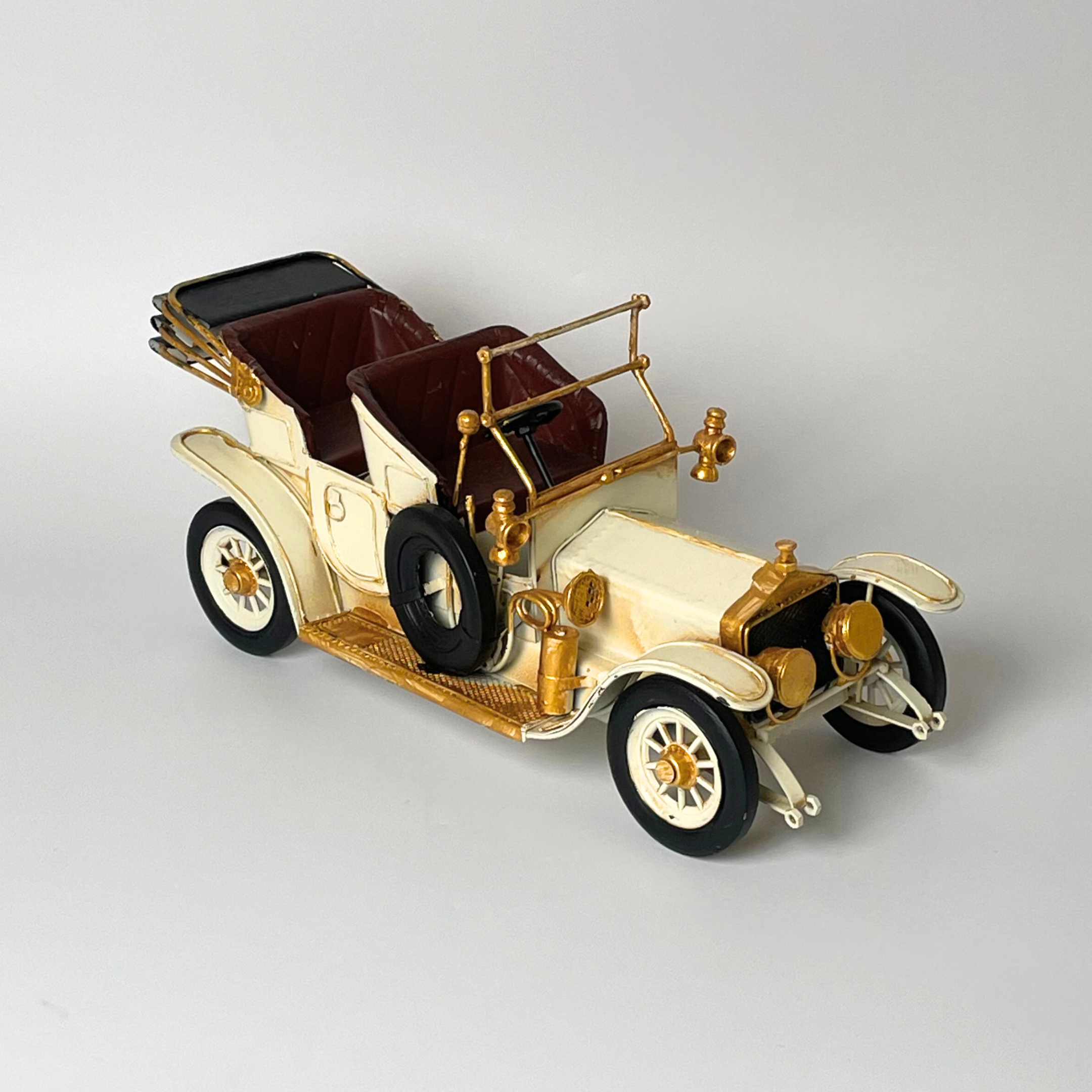 Vintage Luxe Car Showpiece