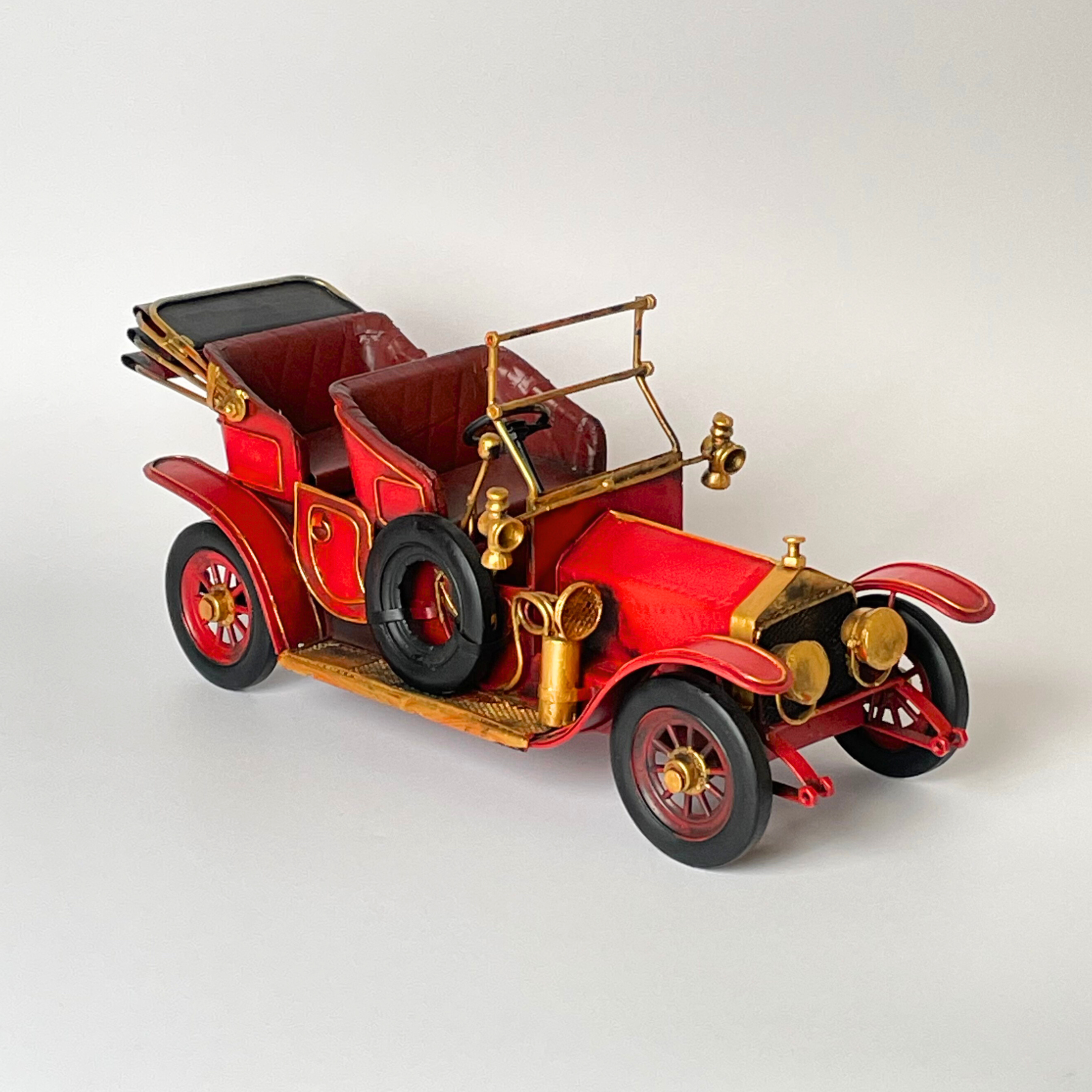 Vintage Luxe Car Showpiece