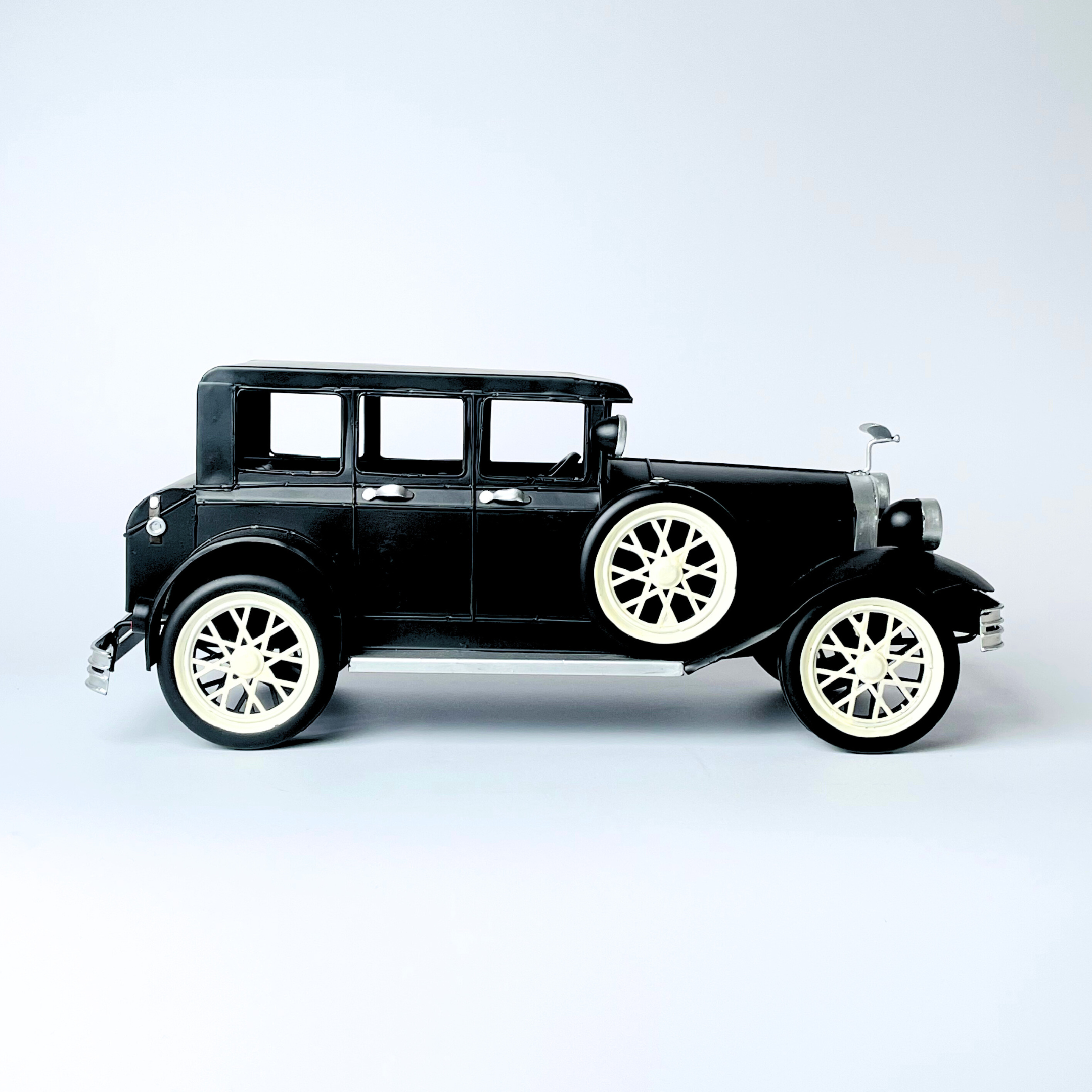 Royal Charm Car Showpiece