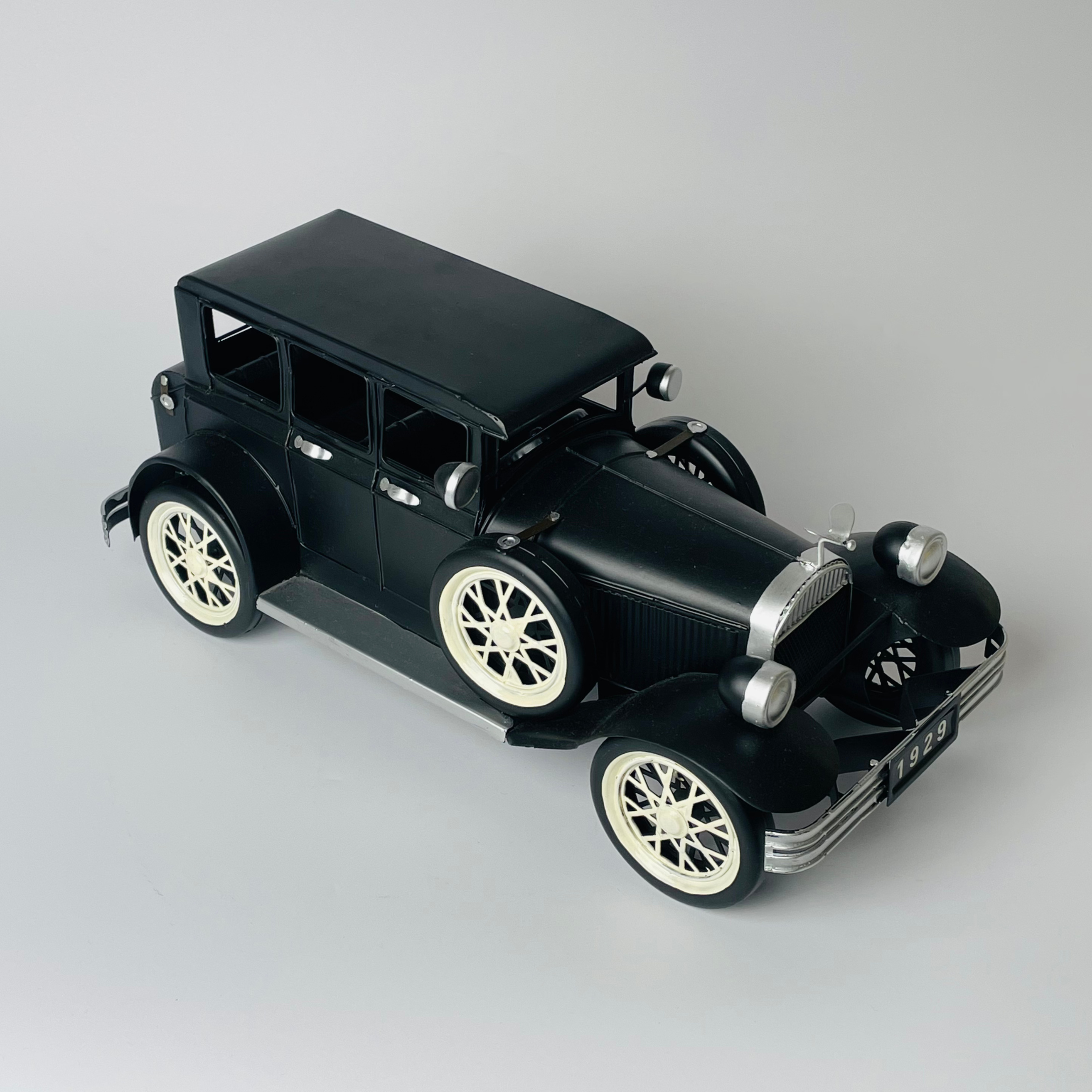 Royal Charm Car Showpiece