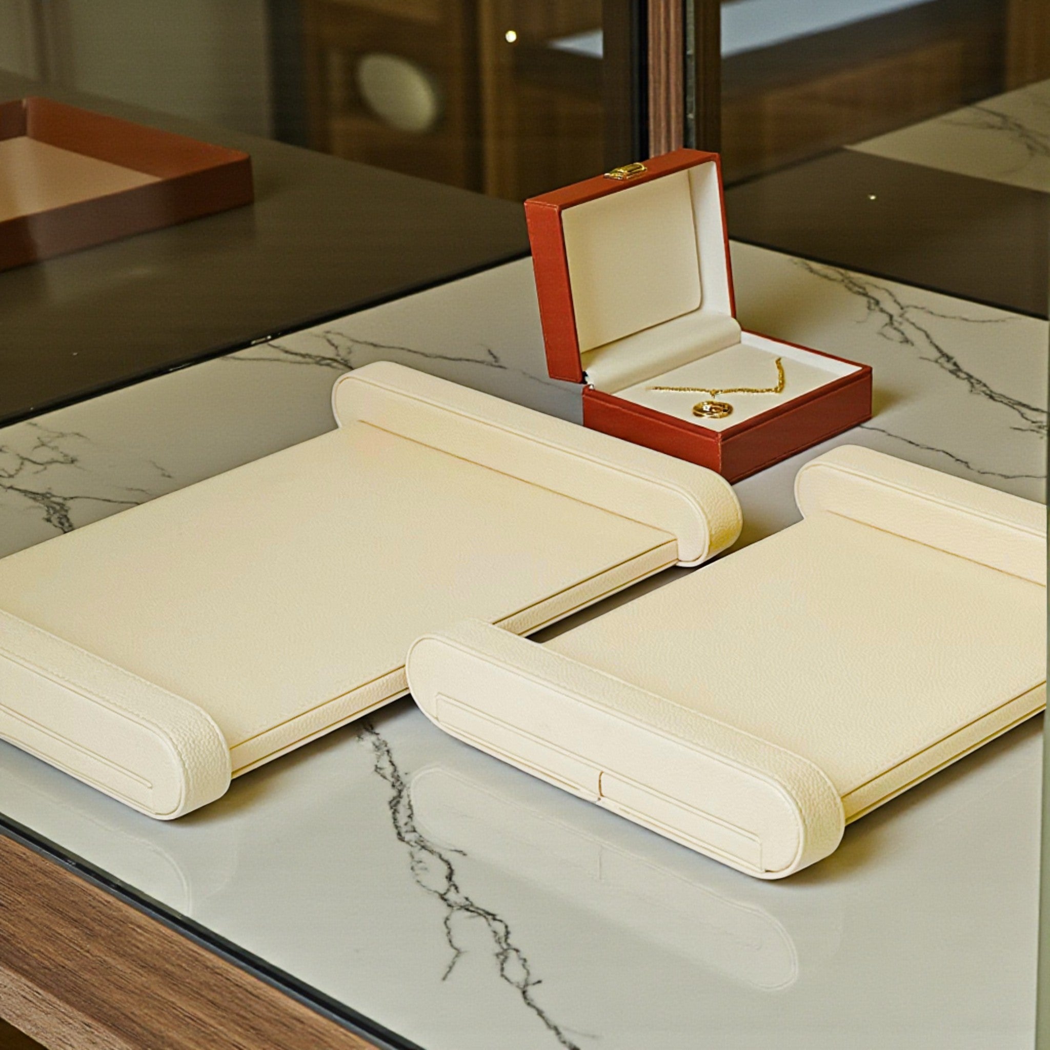 Majestic Finish 2Pc Tray Set