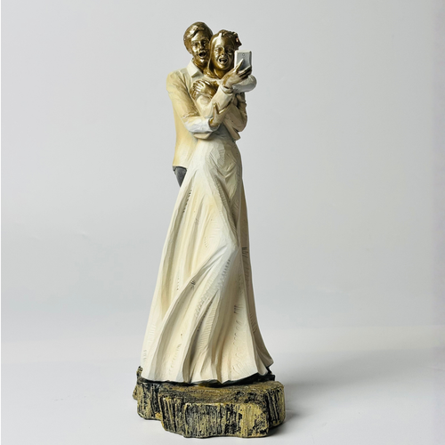 Elegant Couple Showpiece