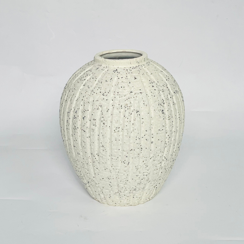Refined Beauty Table Vase