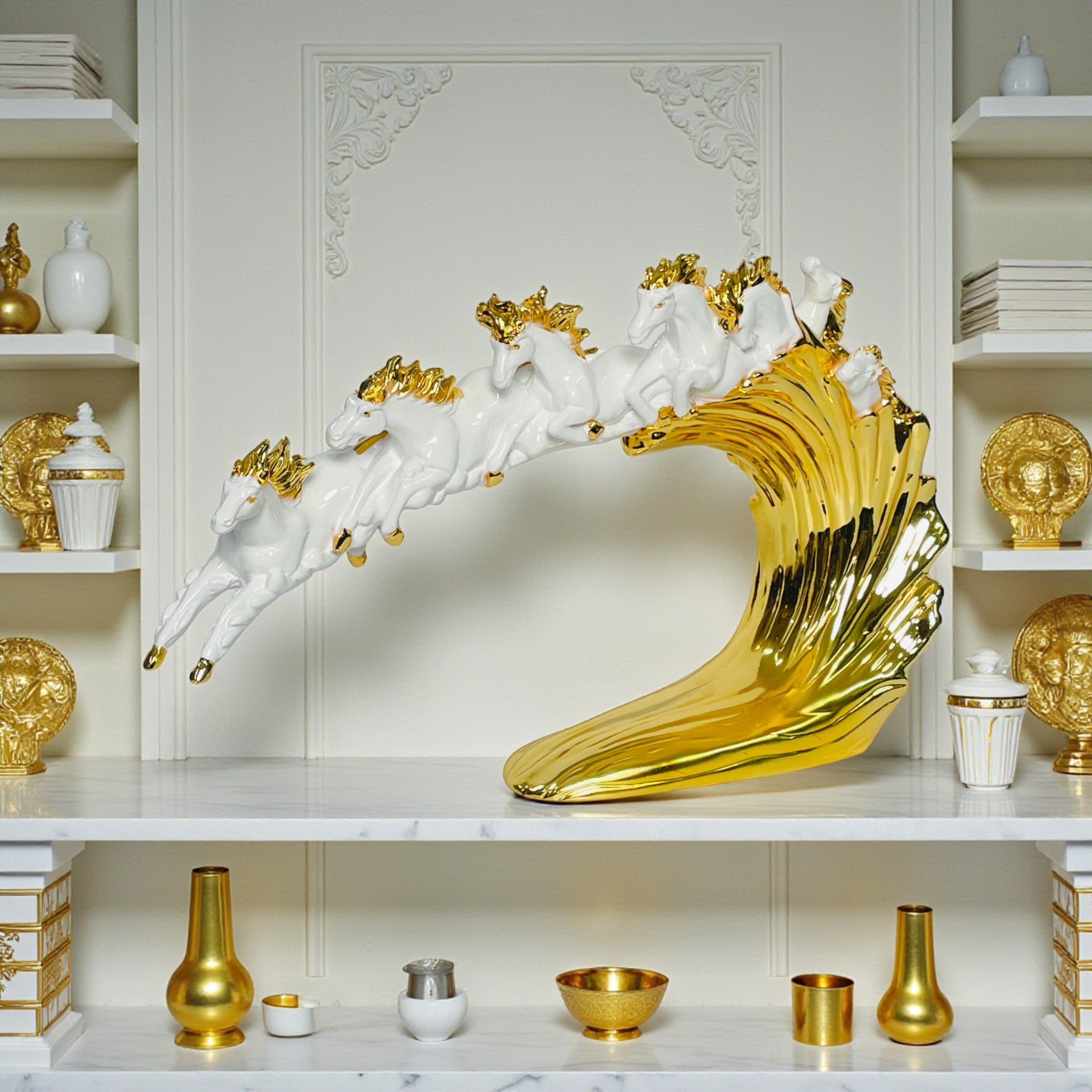 Royal 7 Horse Showpiece