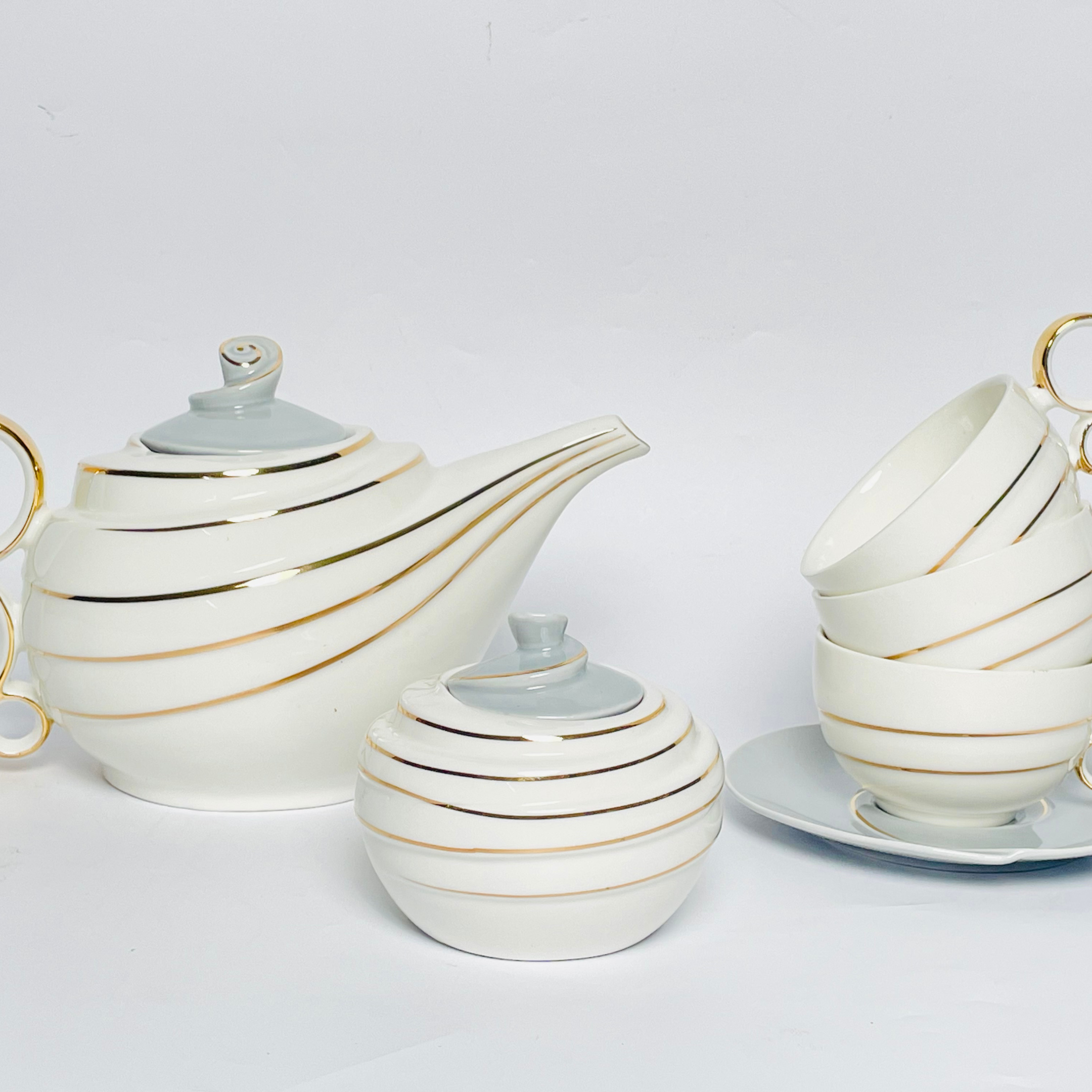 The Crown Jewel - 15Pc Luxury Tea Set