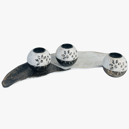 Floral Candle Holder With Leaf-Shaped Tray