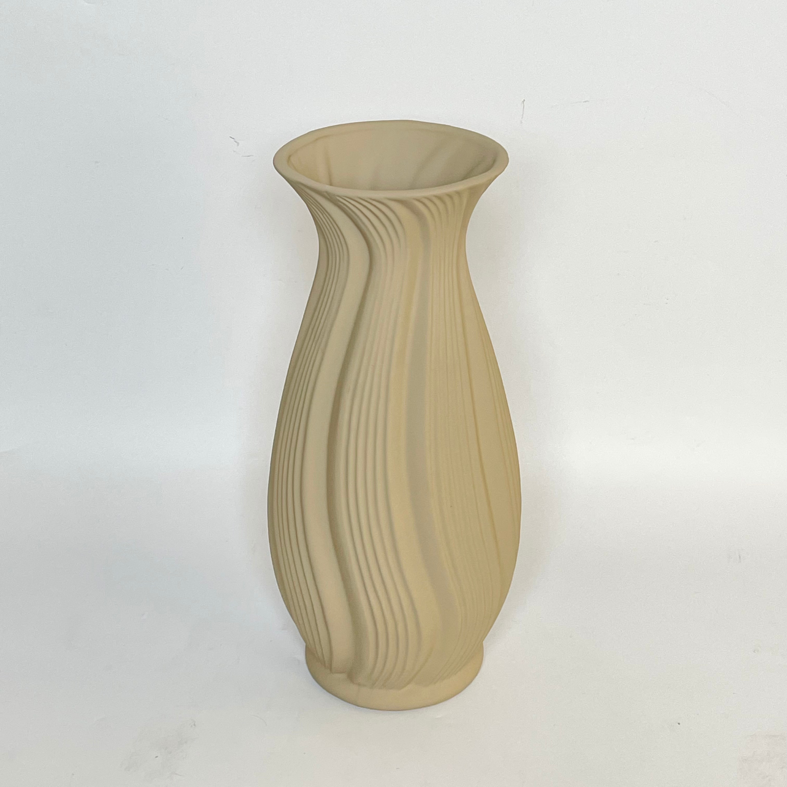Luxury Ceramic Wave Desing Vase