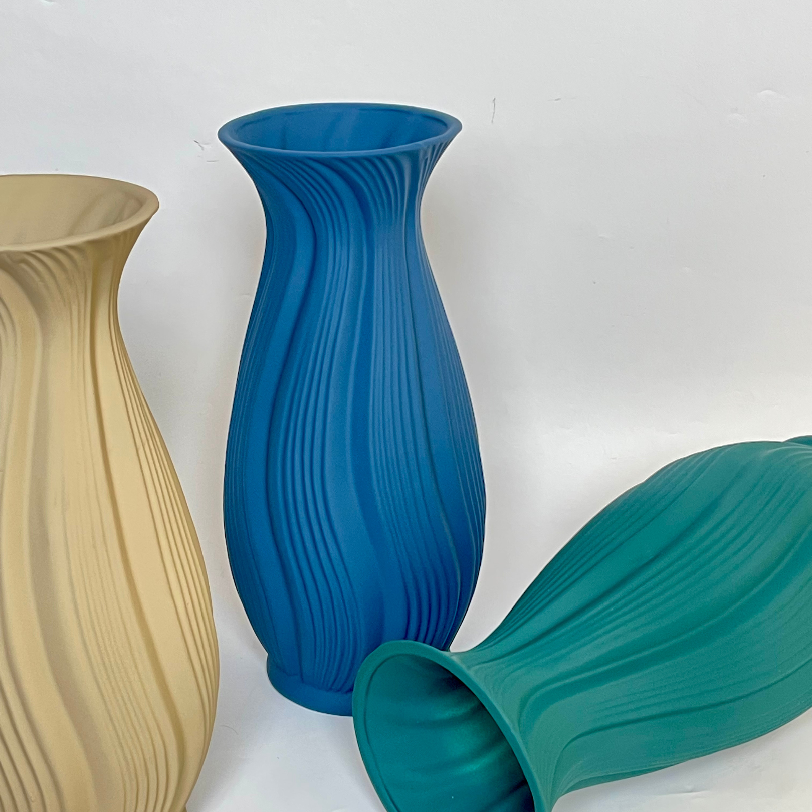 Luxury Ceramic Wave Desing Vase