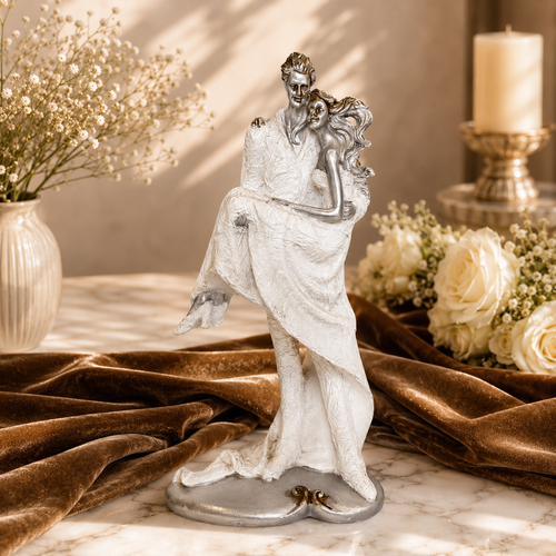 Modern Sculpted Bride & Groom