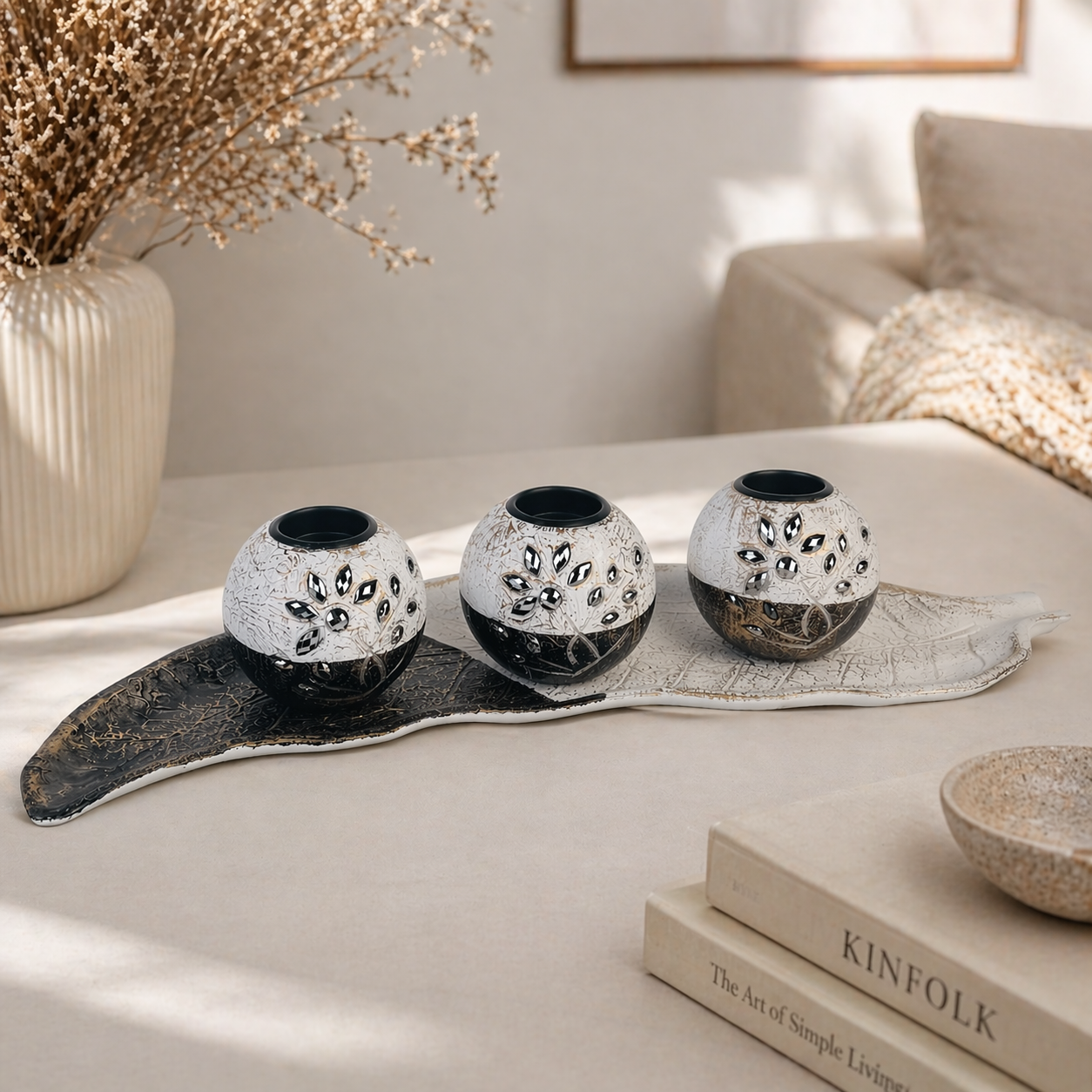 Floral Candle Holder With Leaf-Shaped Tray