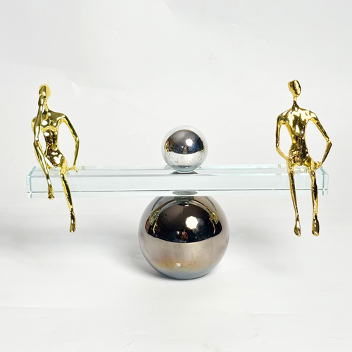 Sophisticated Golden Men Showpiece