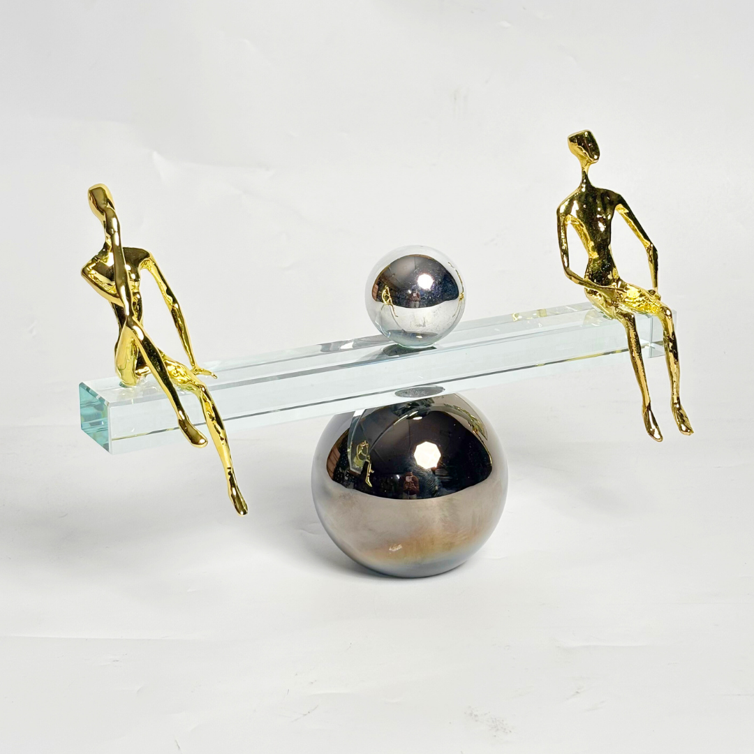 Sophisticated Golden Men Showpiece