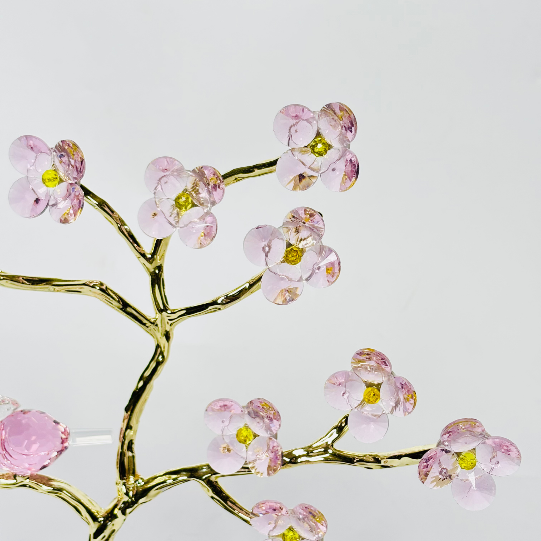 Elegant Metal Showpiece