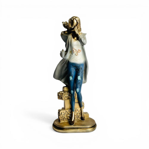 Elegant Lady Decor Showpiece