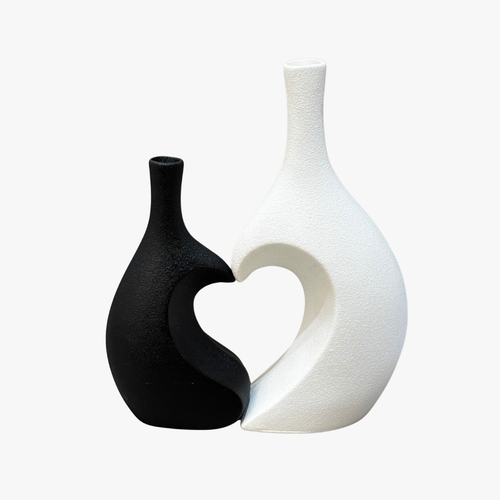 Black and White Interlocking Heart Vase Set