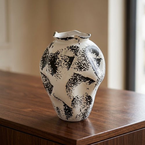 Imperial Monochrome Motion Vase