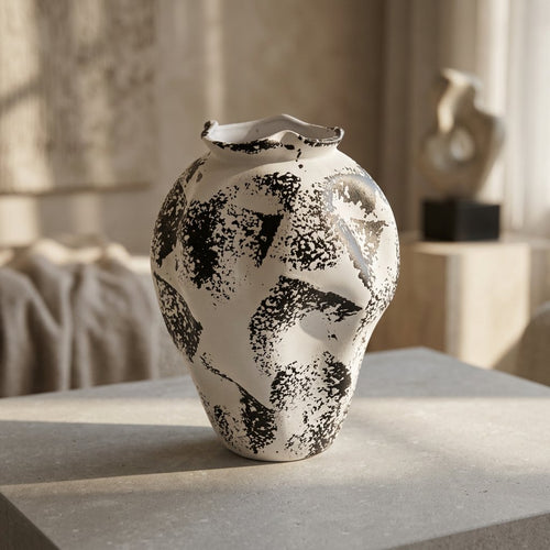 Imperial Monochrome Motion Vase