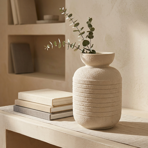 Minimalist Fluted Barrel Resin Vase