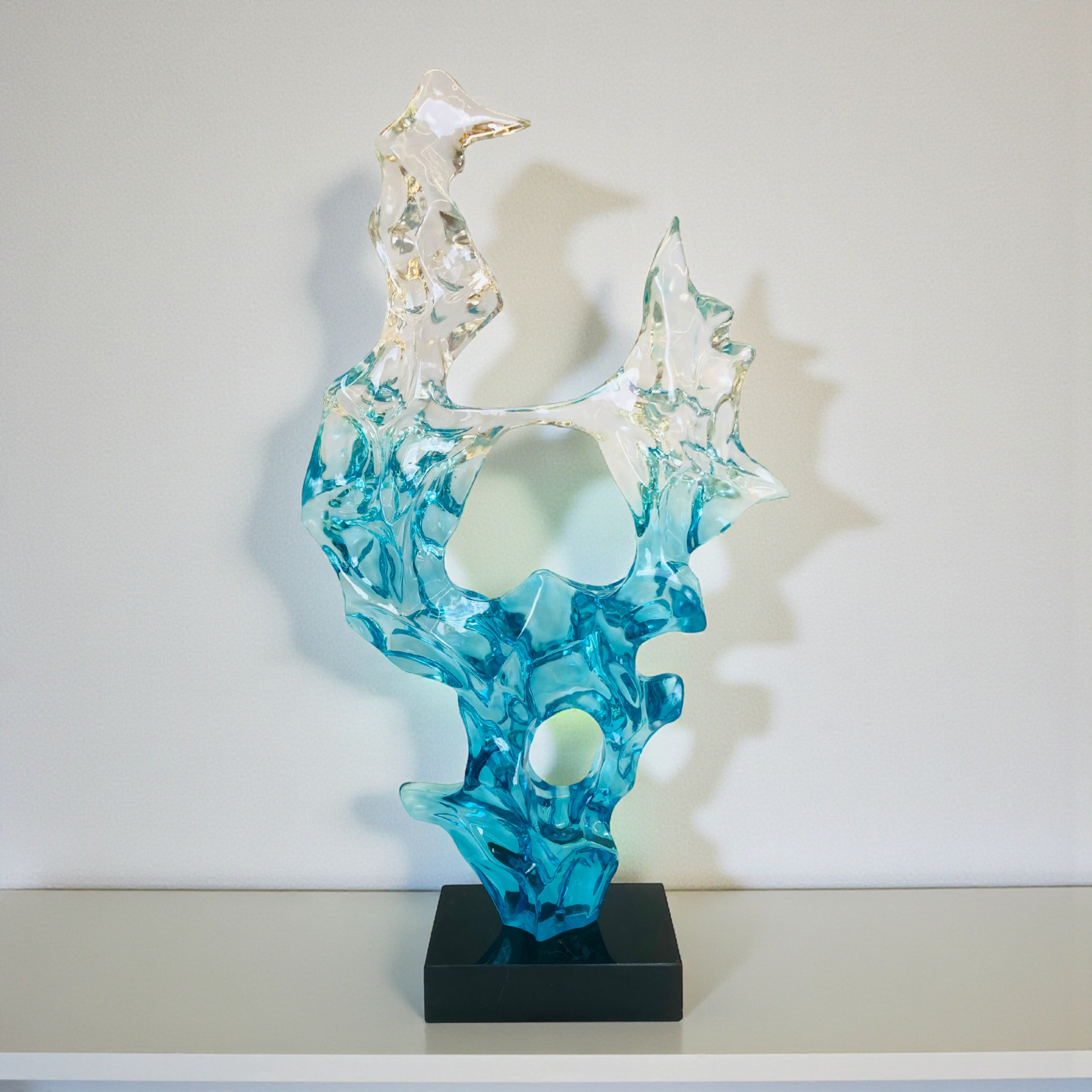 Abstract Crystal Ocean Wave Sculpture on Black Base – Modern Artistic Décor