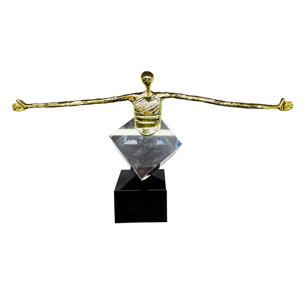 Elegant Horizon Figure Showpiece